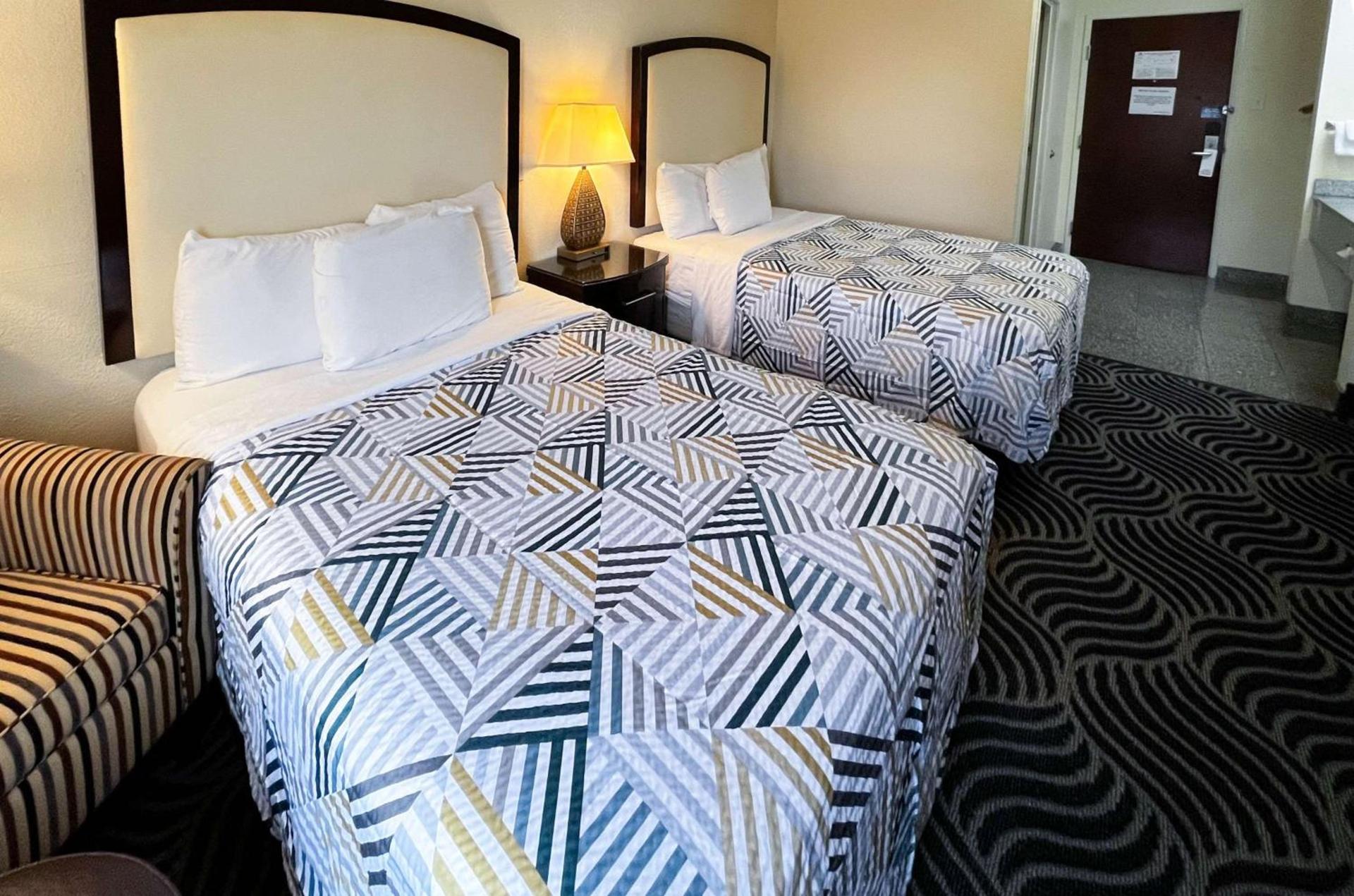 Executive Inn & Suites Breaux Bridge, LA photo 19