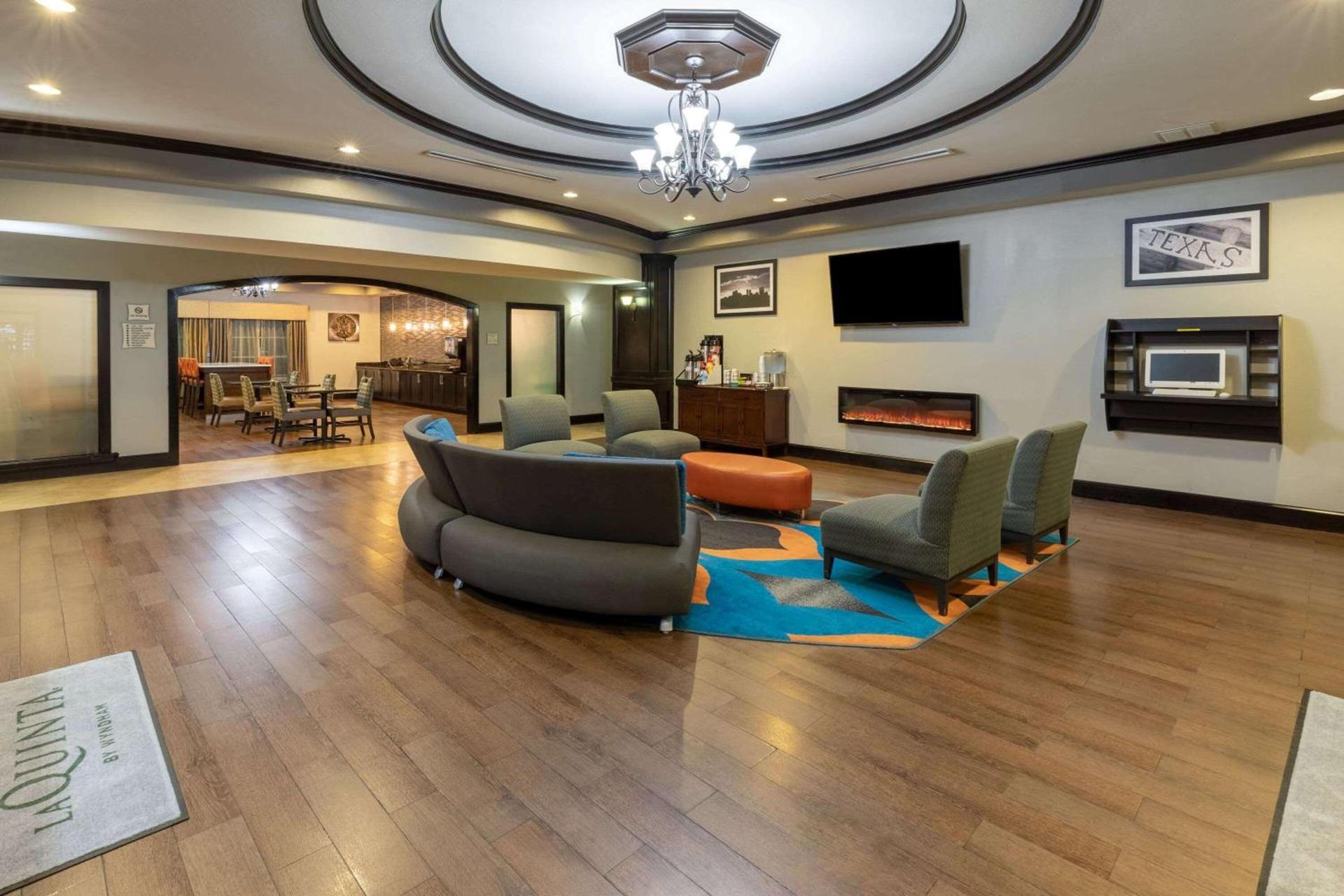 La Quinta by Wyndham Fort Worth - Lake Worth photo 12