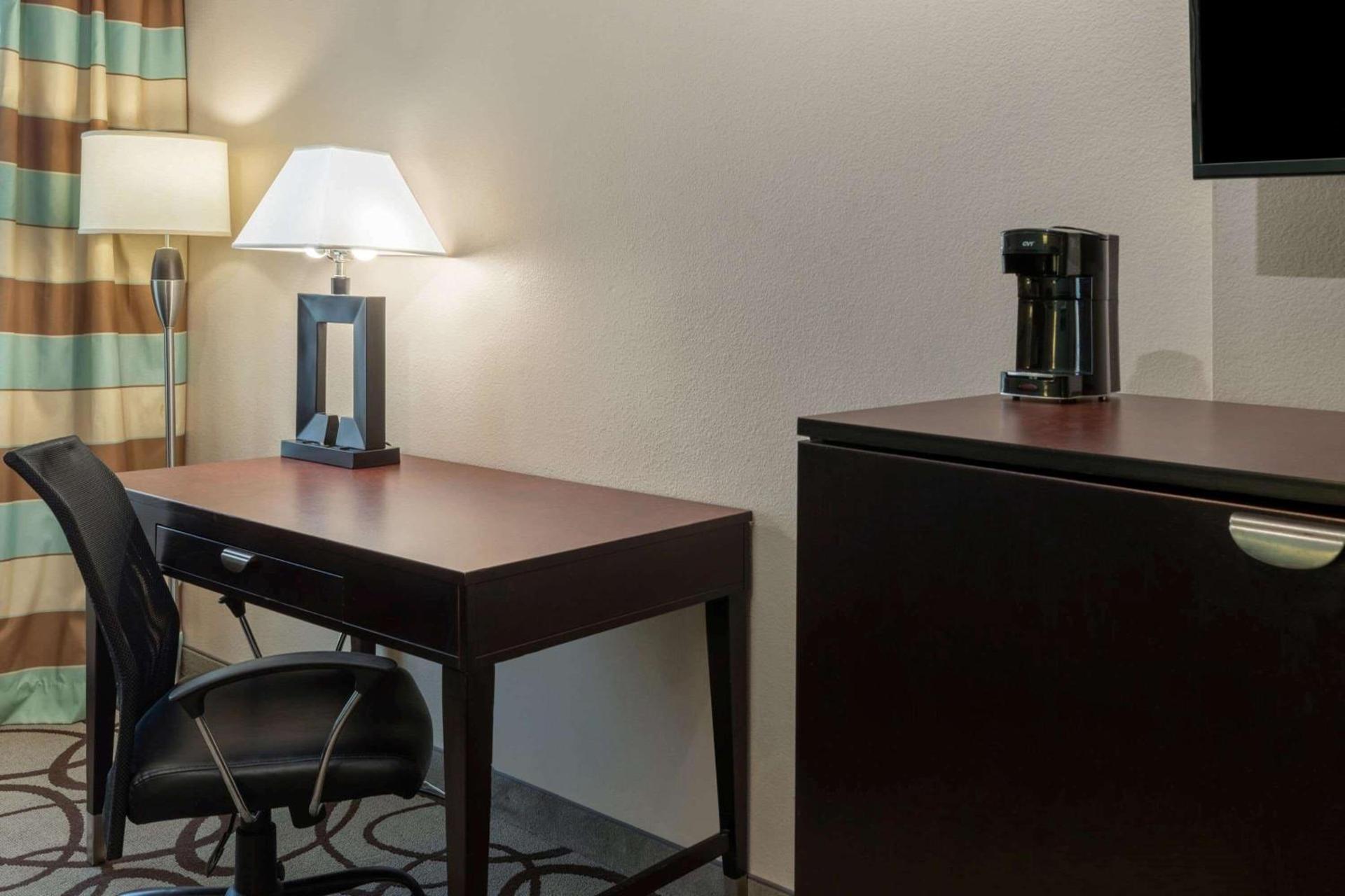 La Quinta by Wyndham Fort Worth - Lake Worth photo 41
