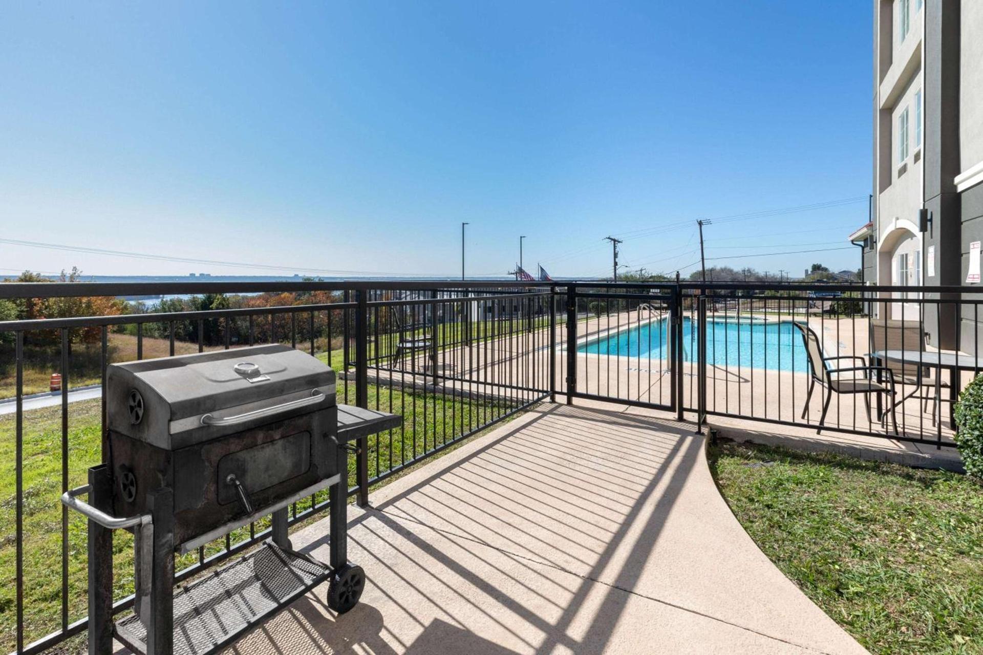 La Quinta by Wyndham Fort Worth - Lake Worth photo 72