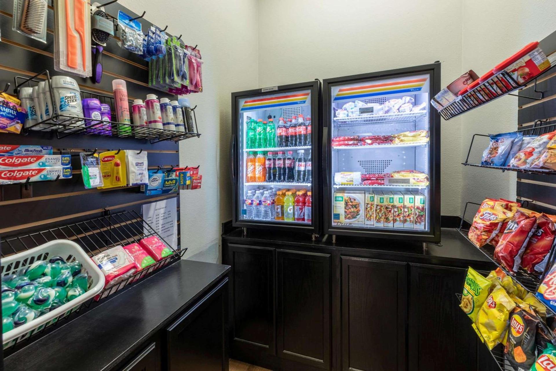 La Quinta by Wyndham Fort Worth - Lake Worth photo 77