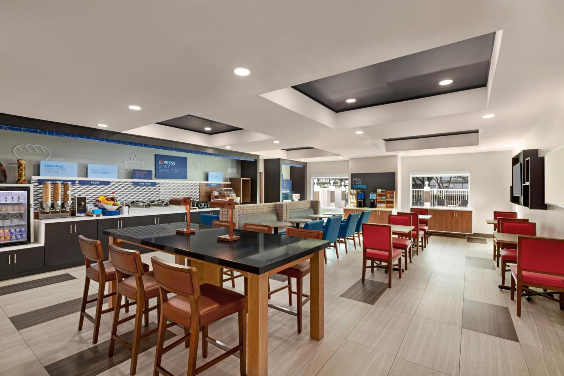 Holiday Inn Express & Suites Pembroke Pines-Sheridan St by IHG photo 60