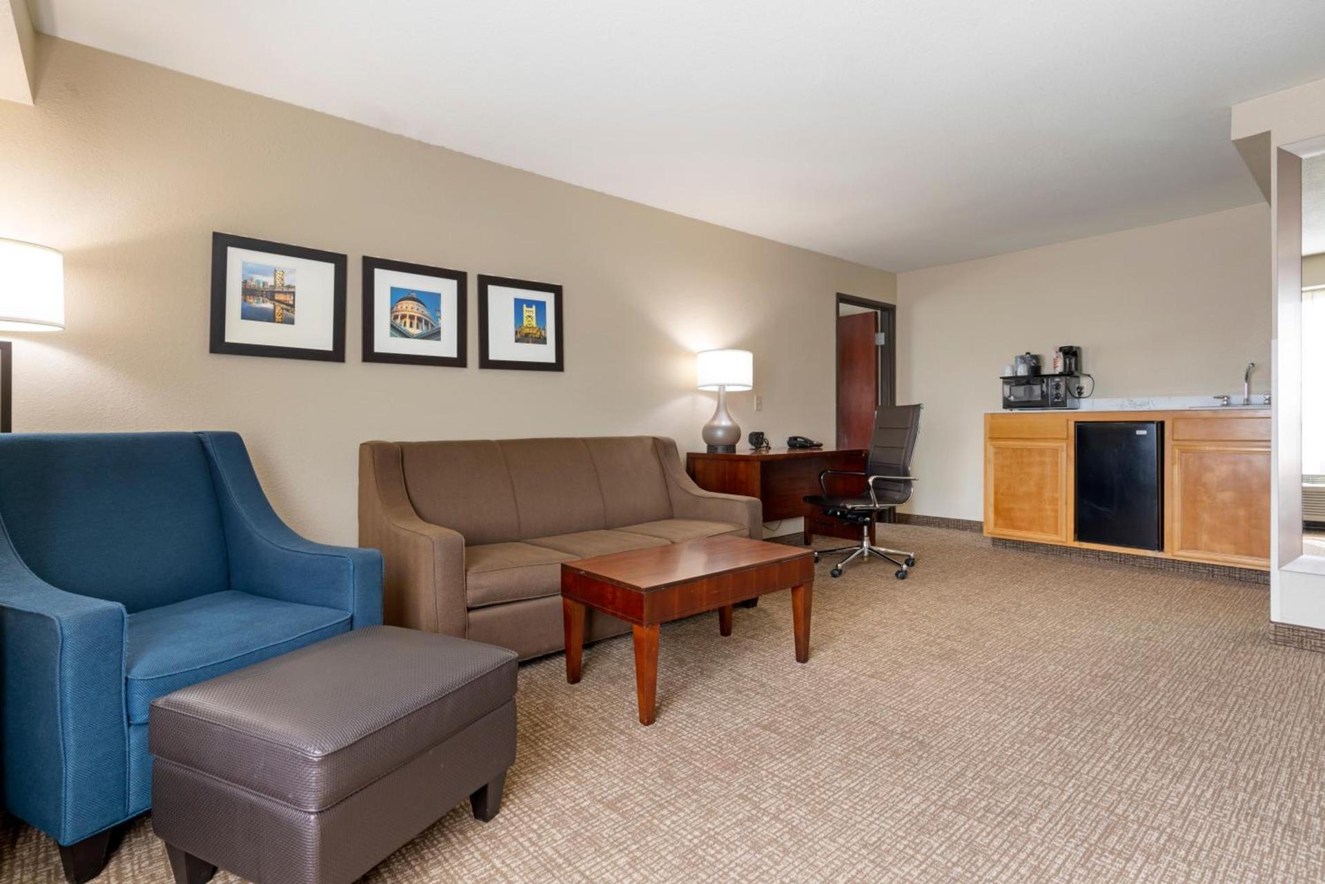 Comfort Suites Downtown Sacramento photo 45