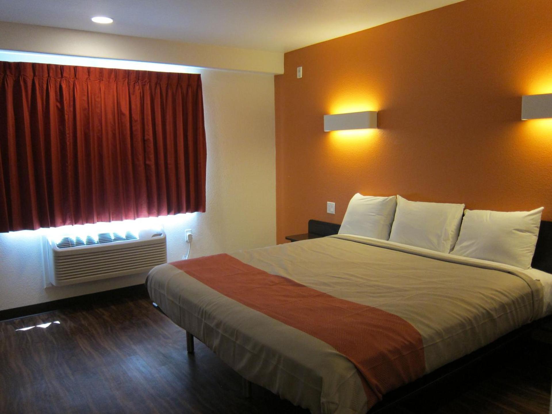 Motel 6-Oceanside, CA, Marina photo 17