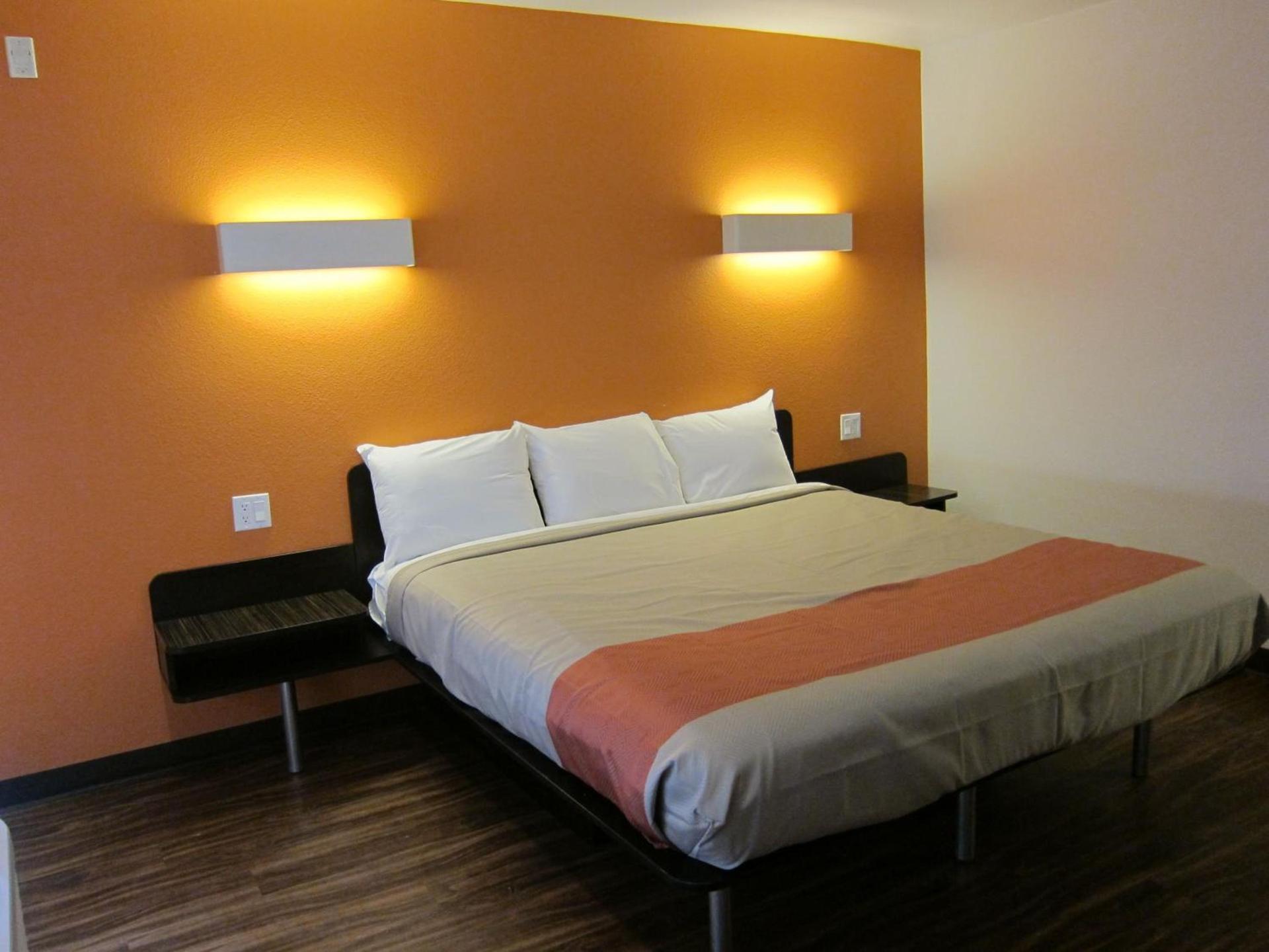 Motel 6-Oceanside, CA, Marina photo 16