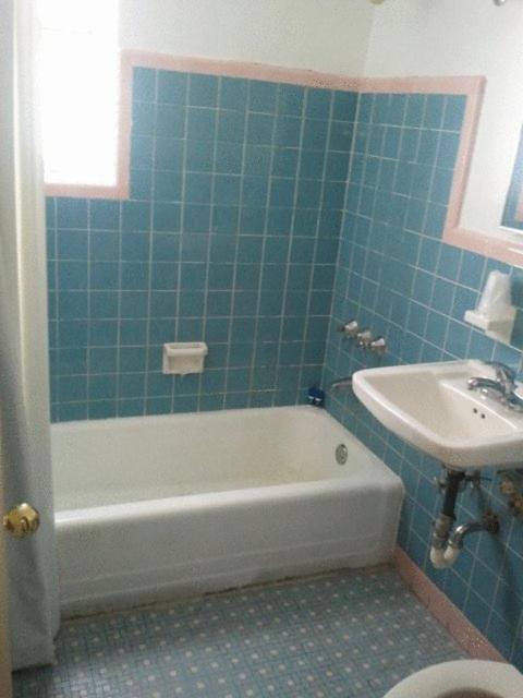 Collins Avenue Hostel photo 14