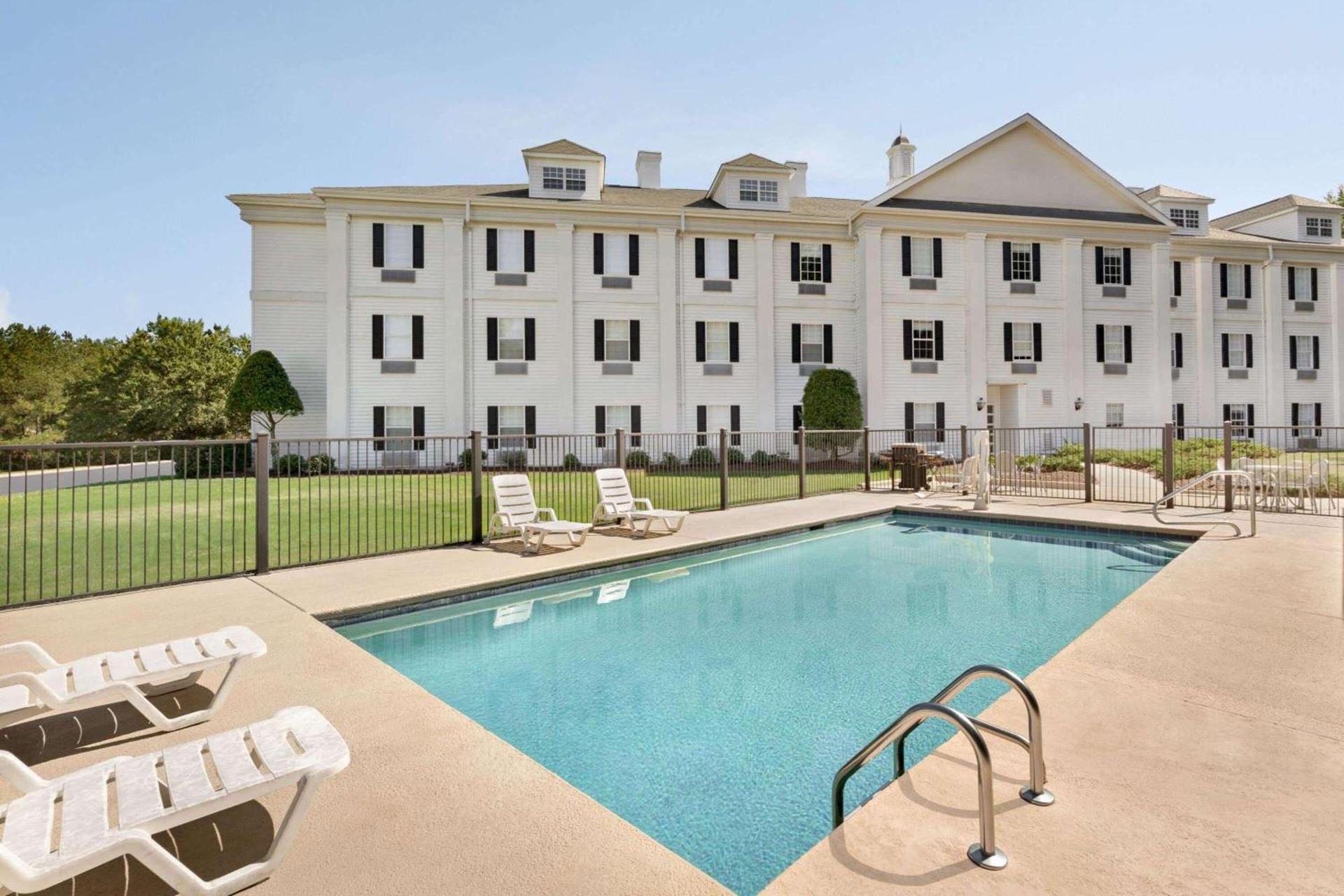 Baymont by Wyndham Henderson Oxford photo 14