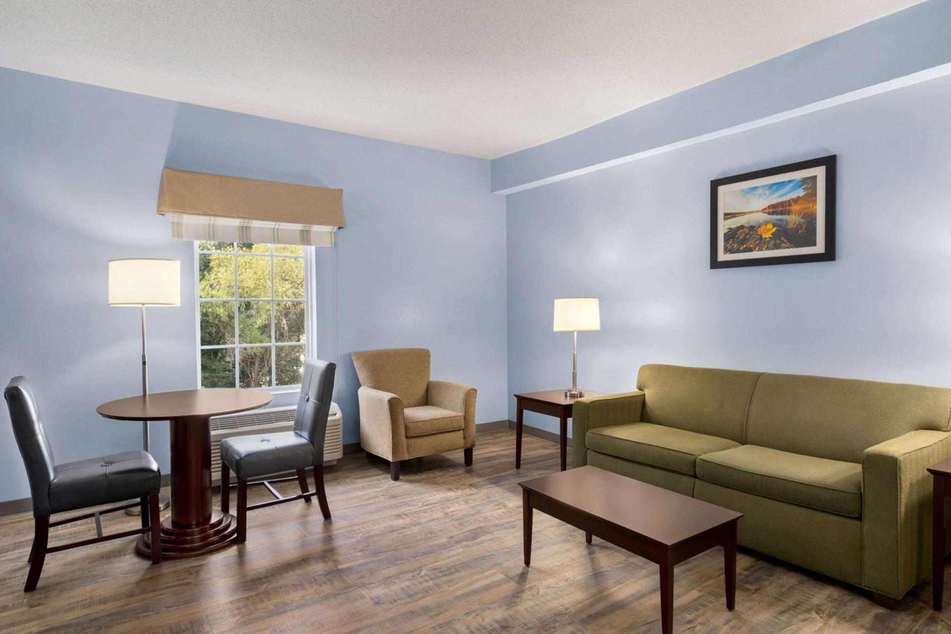 Baymont by Wyndham Henderson Oxford photo 20