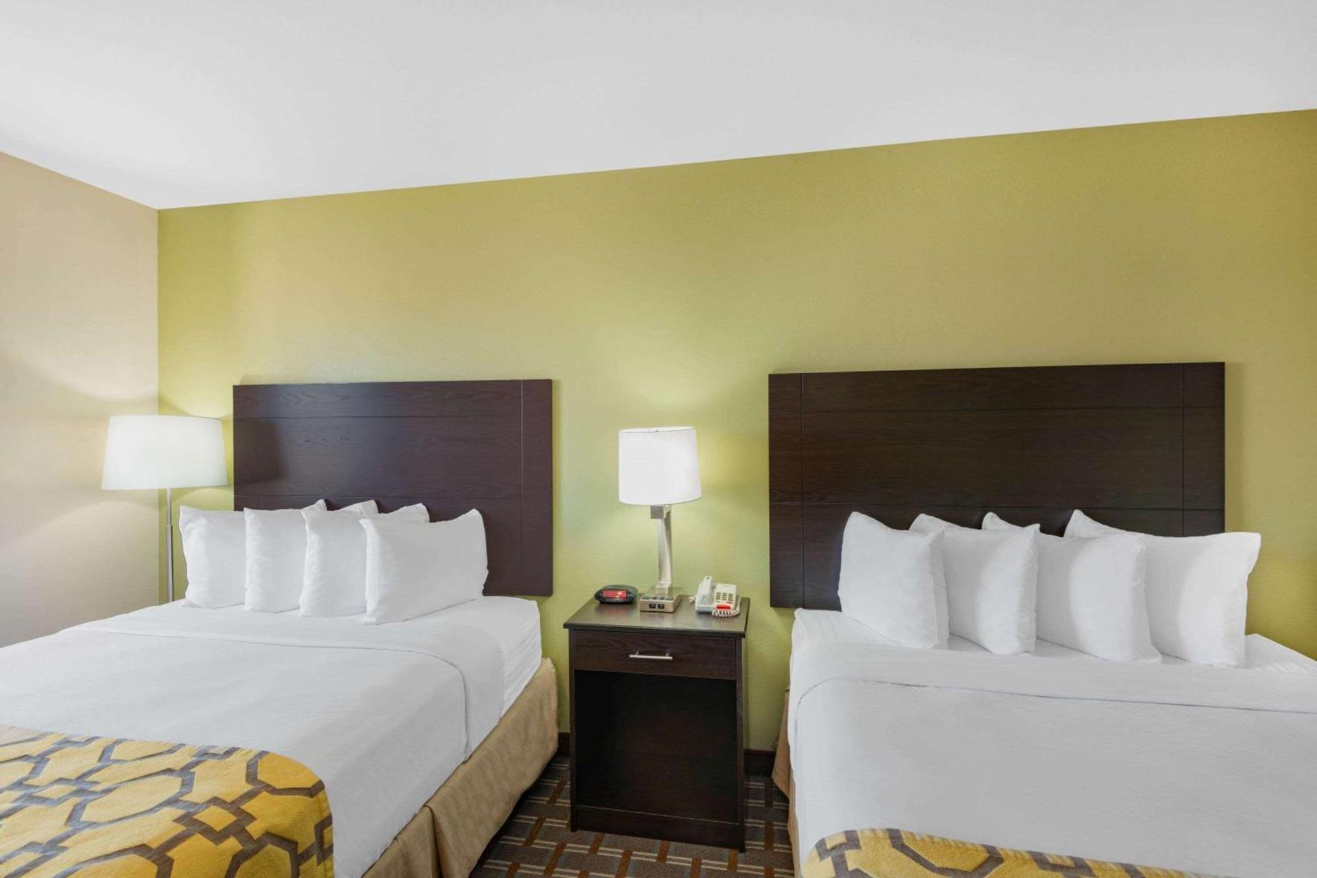 Baymont by Wyndham Farmington photo 6