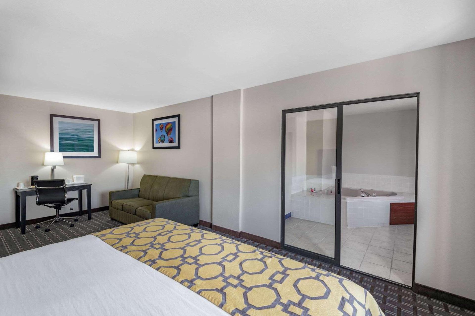 Baymont by Wyndham Farmington photo 21