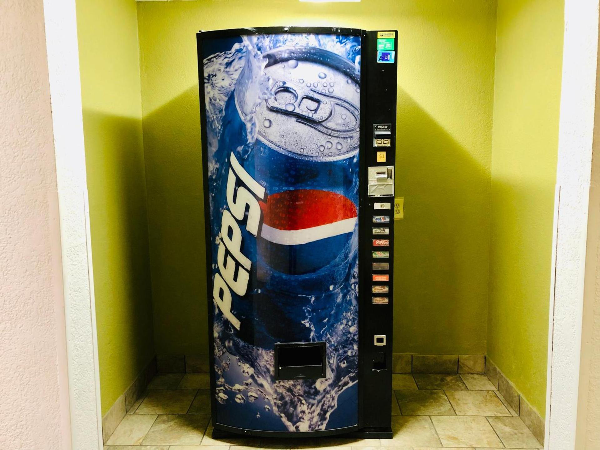 Motel 6 Tulsa, OK Airport photo 37