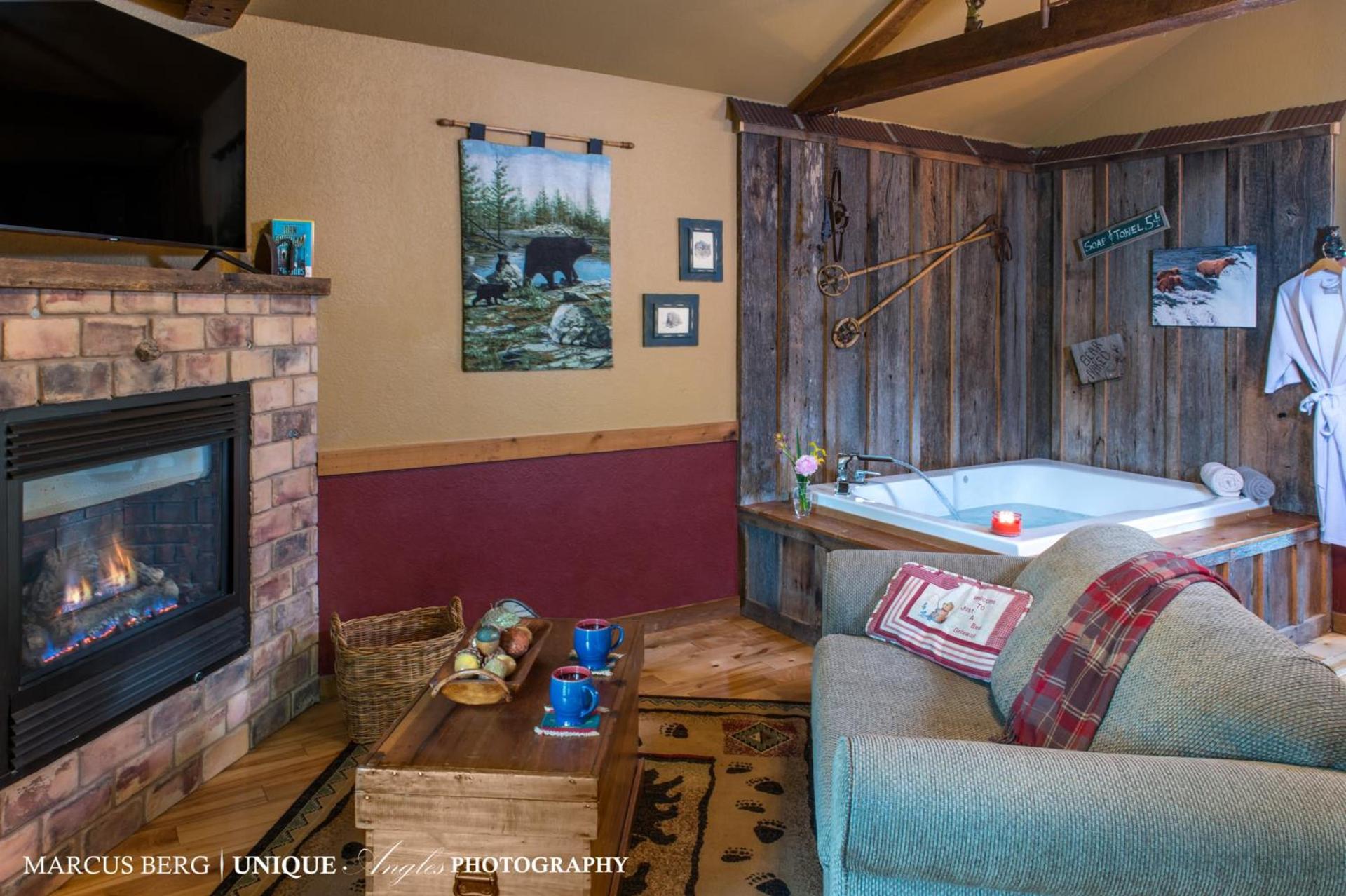 Eureka Sunset Cabins photo 23