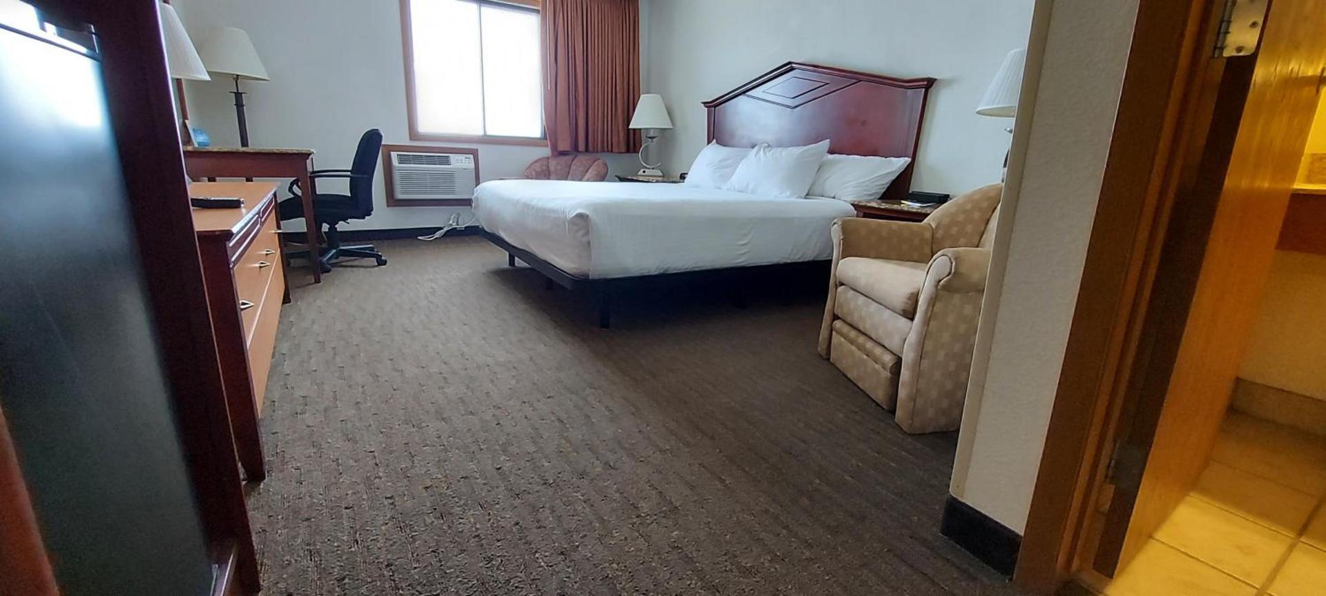 Days Inn by Wyndham Willmar photo 18