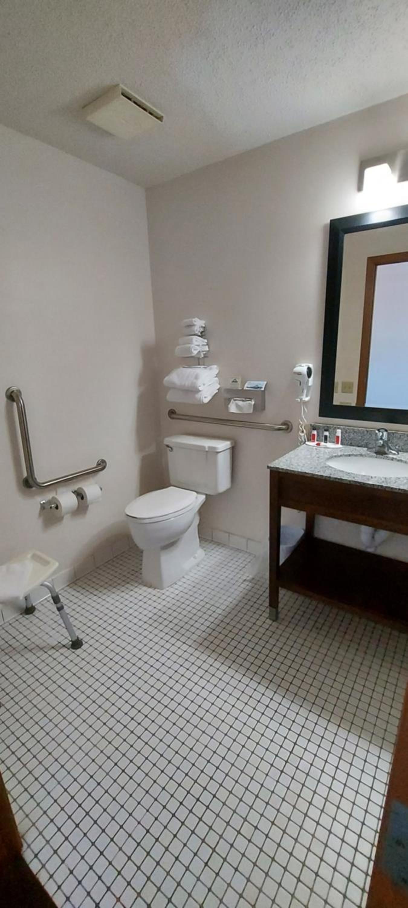 Days Inn by Wyndham Willmar photo 31