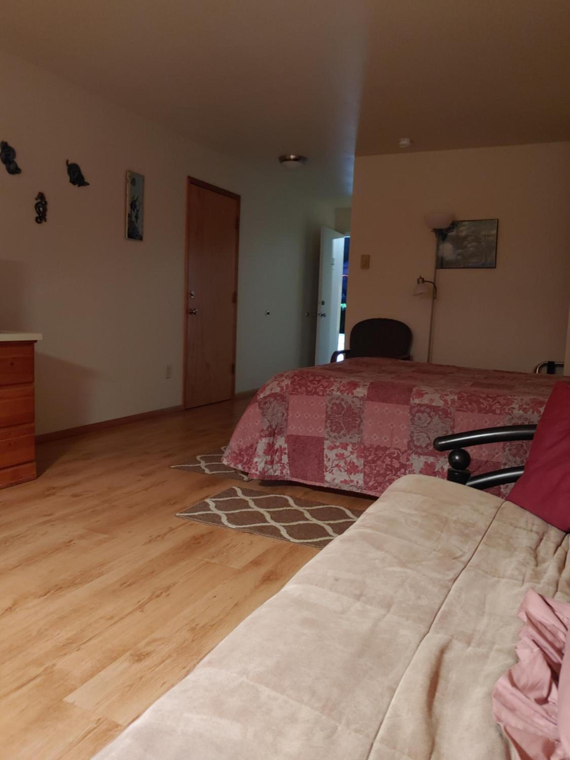 The Dublin House Motel photo 57