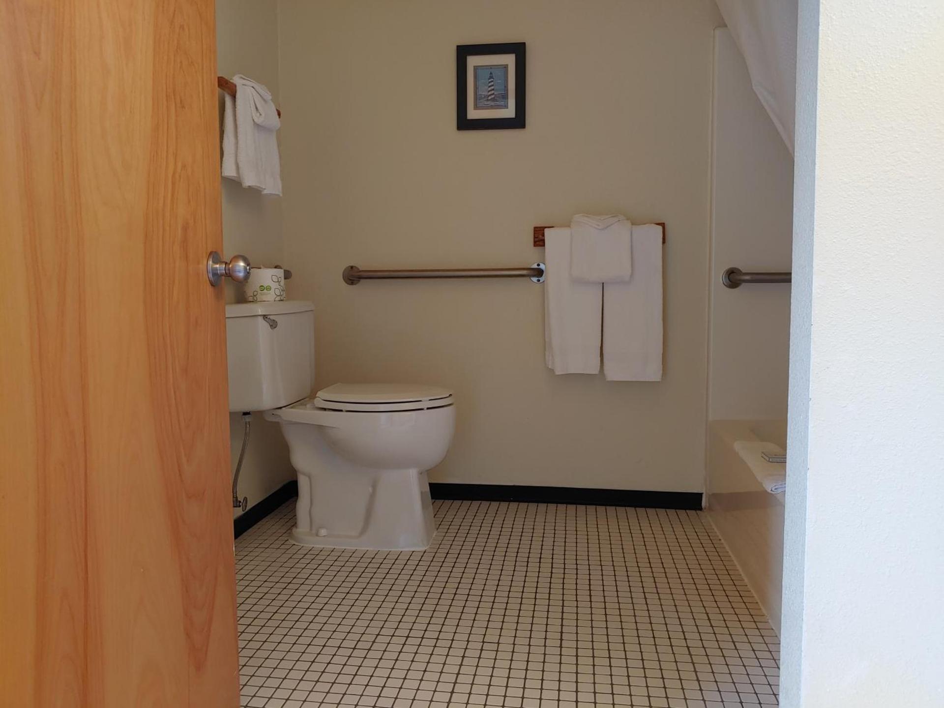 The Dublin House Motel photo 35
