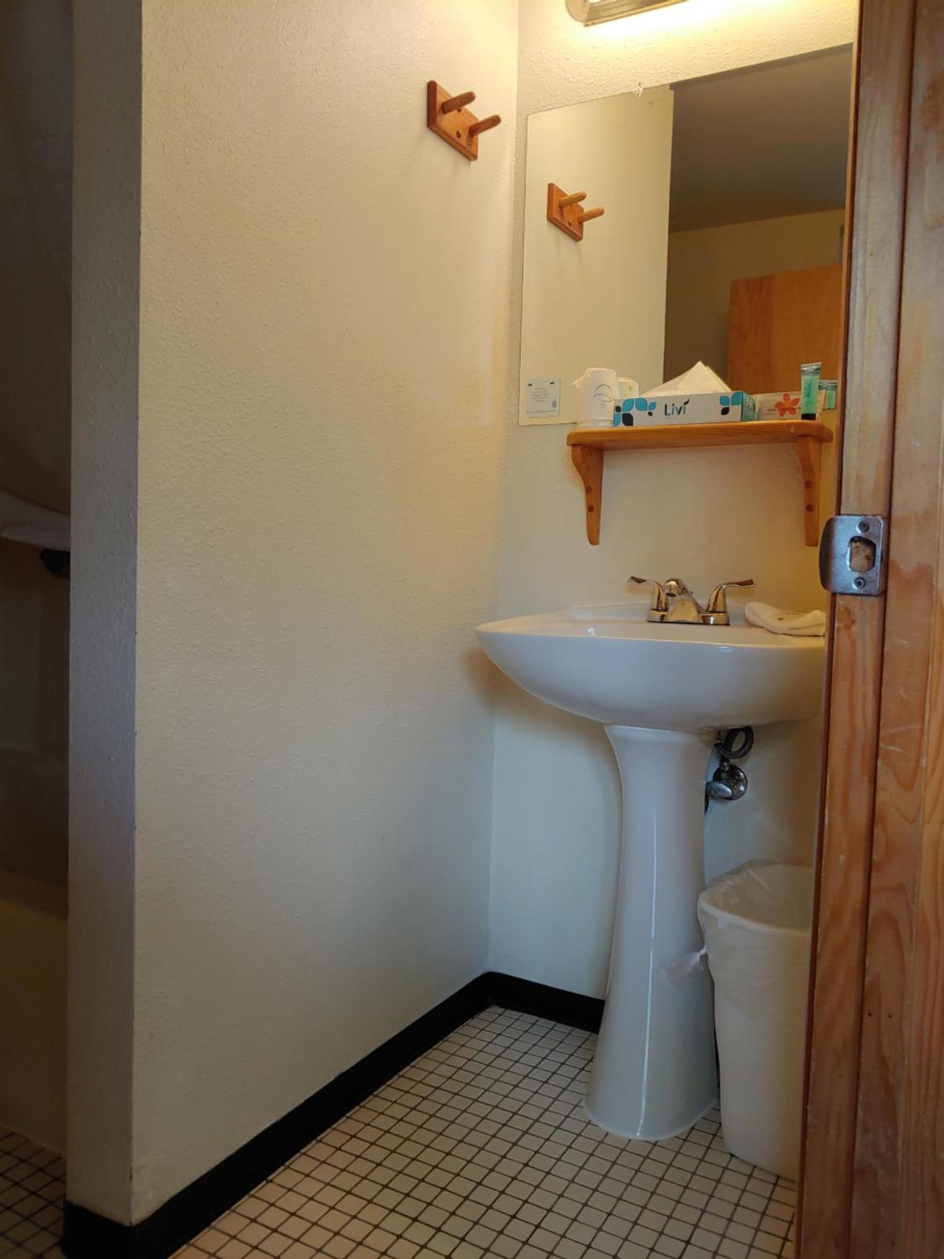 The Dublin House Motel photo 82