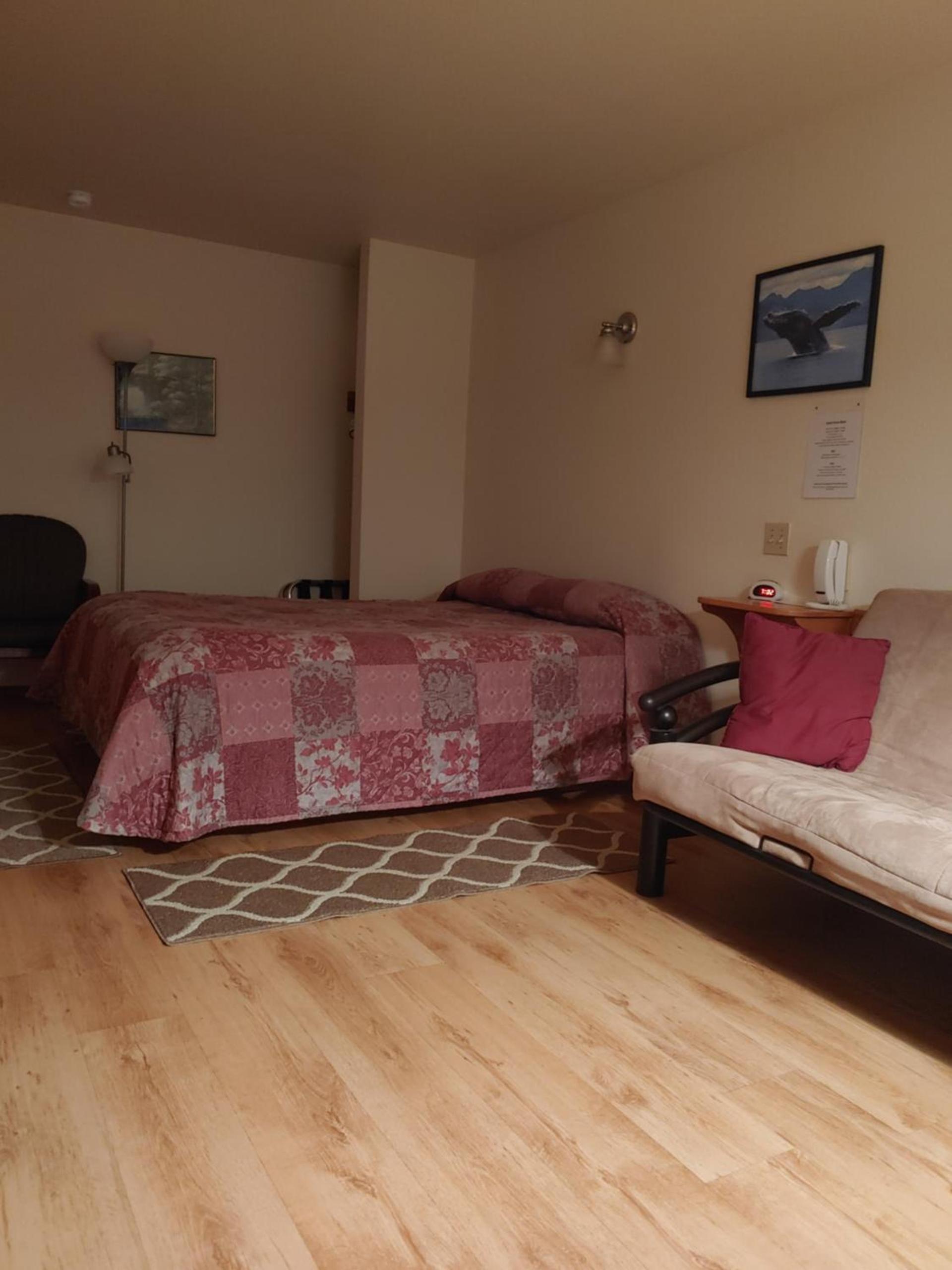 The Dublin House Motel photo 81