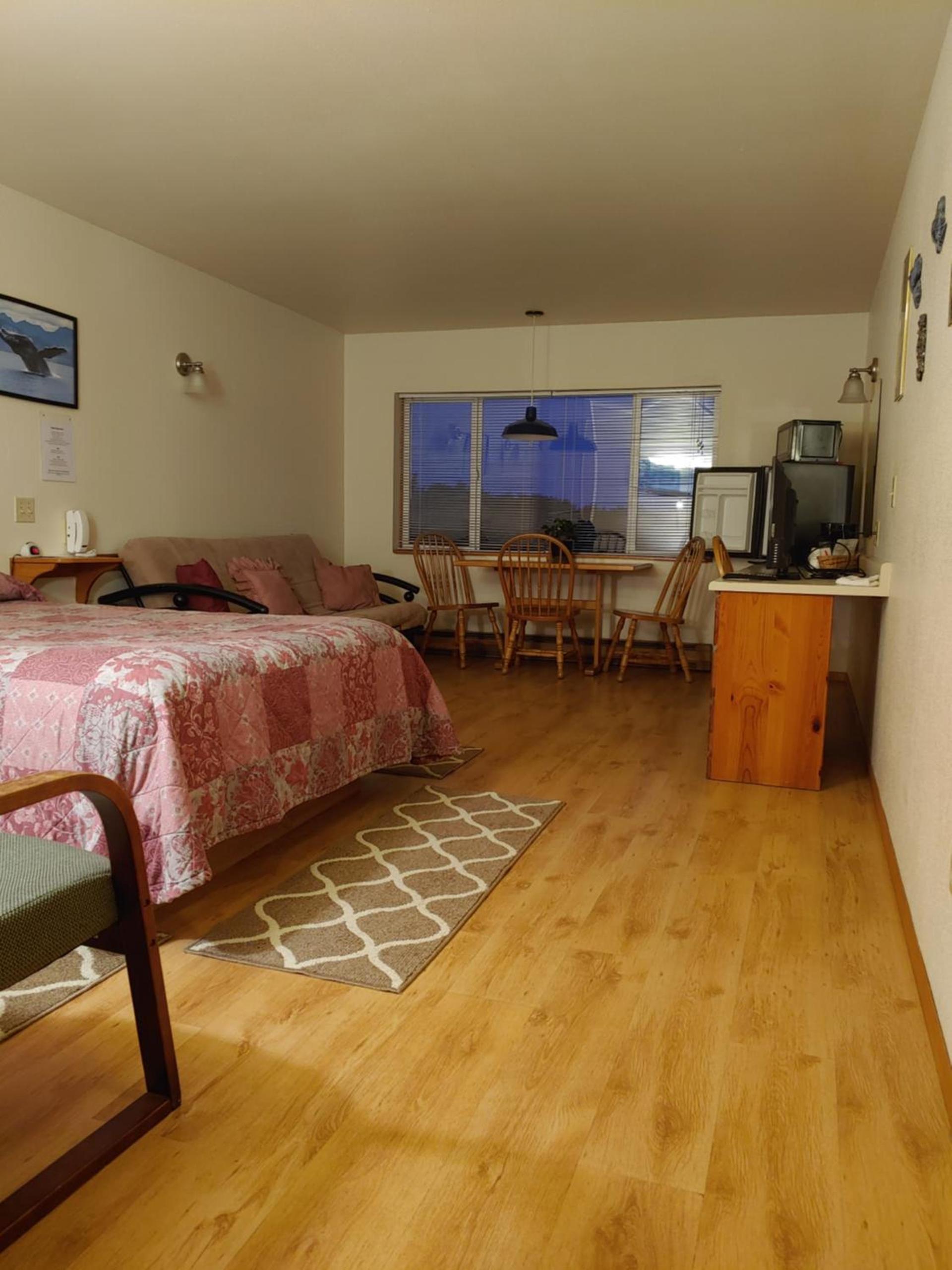 The Dublin House Motel photo 94