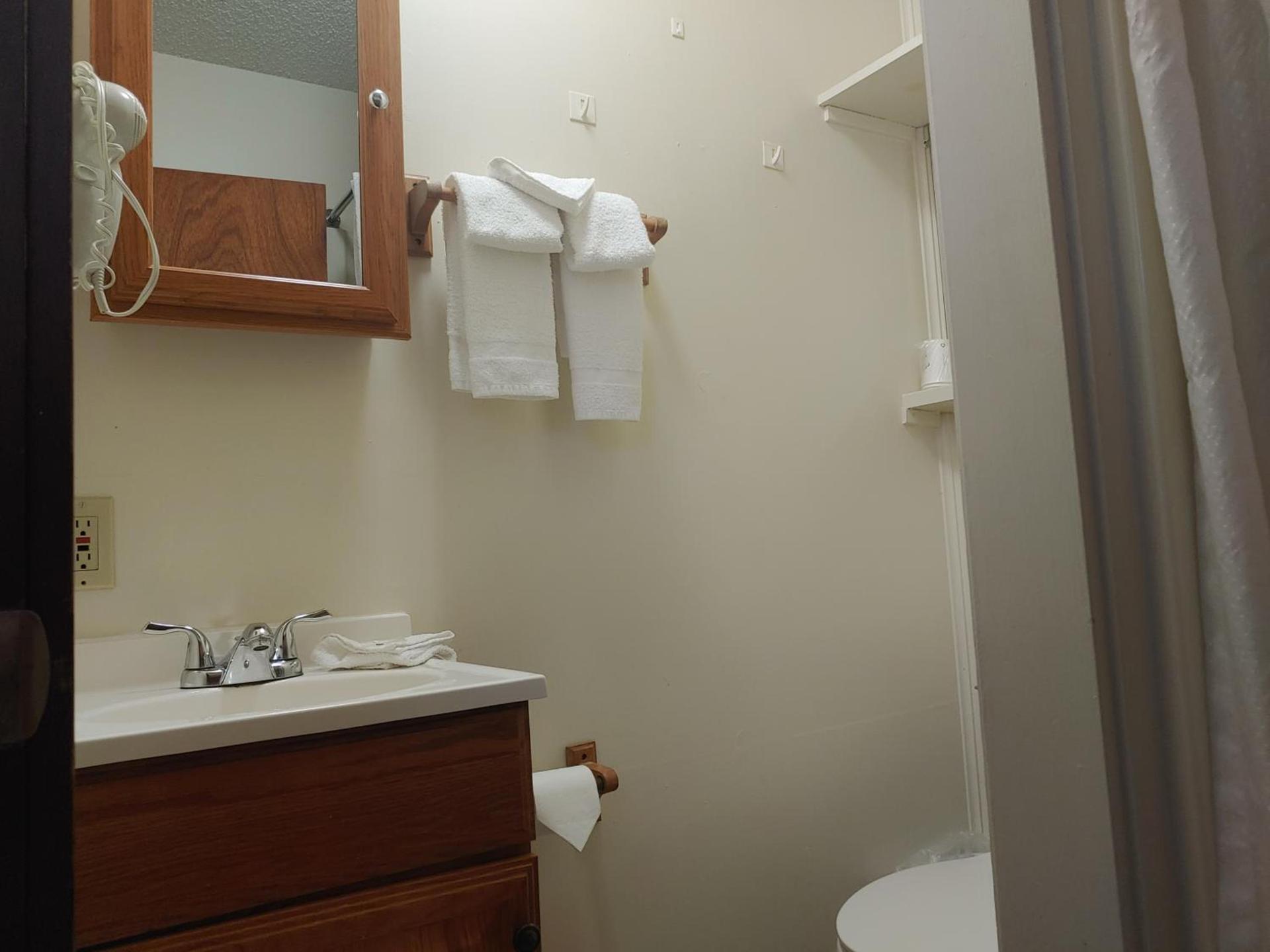 The Dublin House Motel photo 75