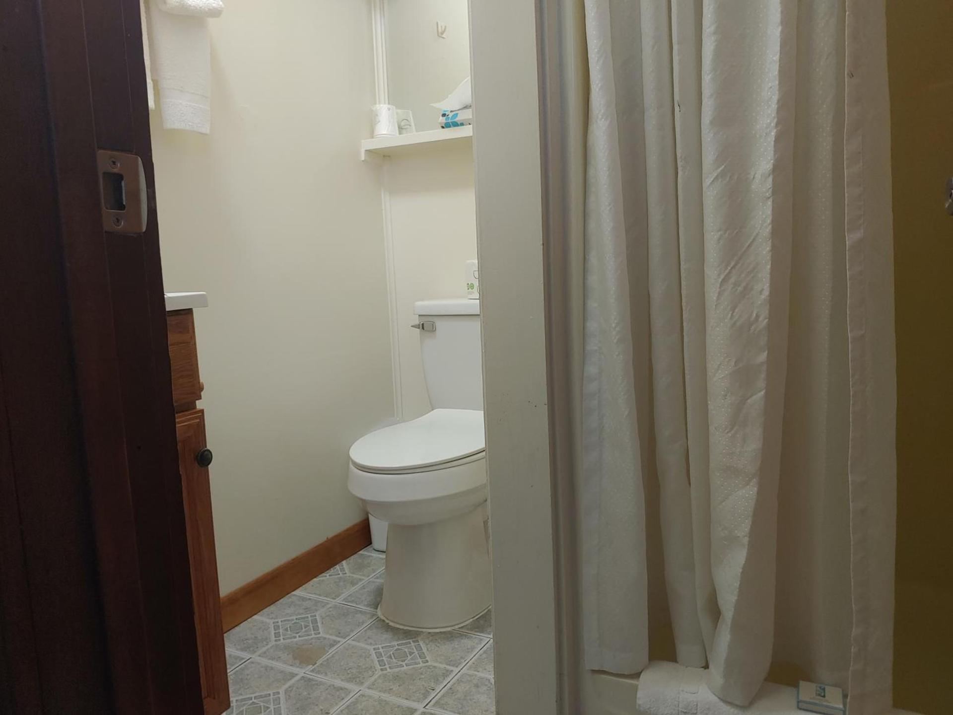 The Dublin House Motel photo 92