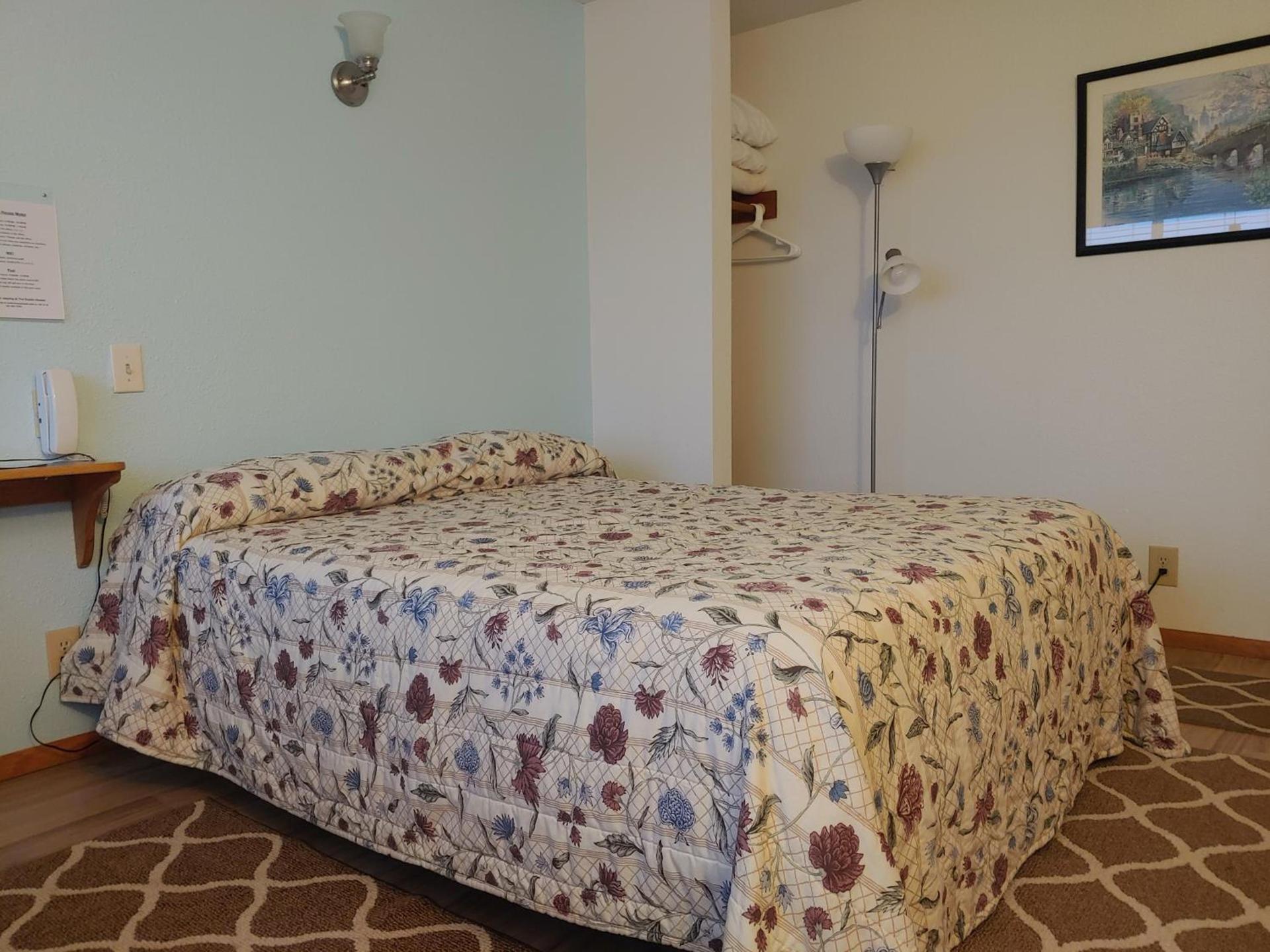 The Dublin House Motel photo 65