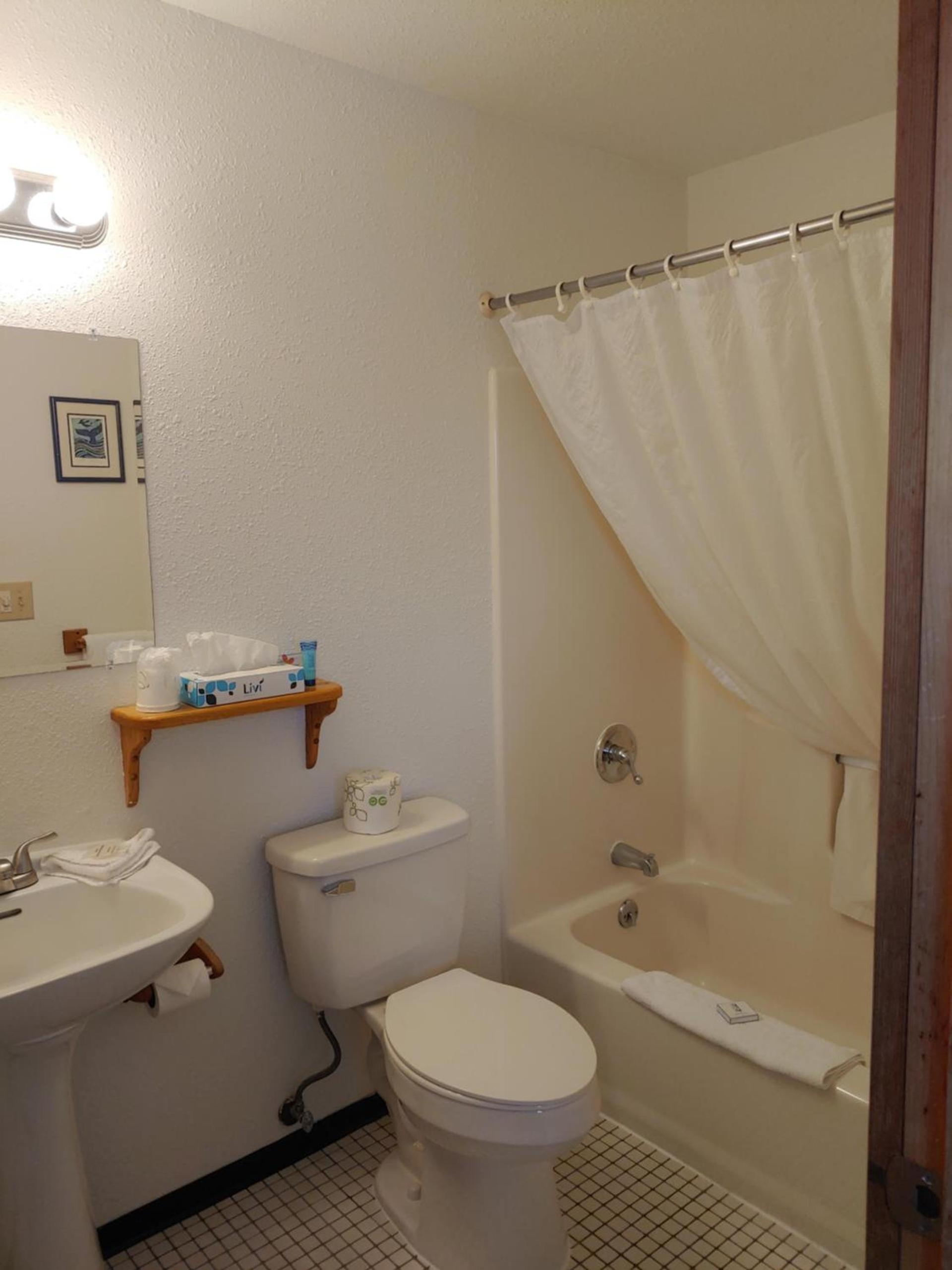 The Dublin House Motel photo 64