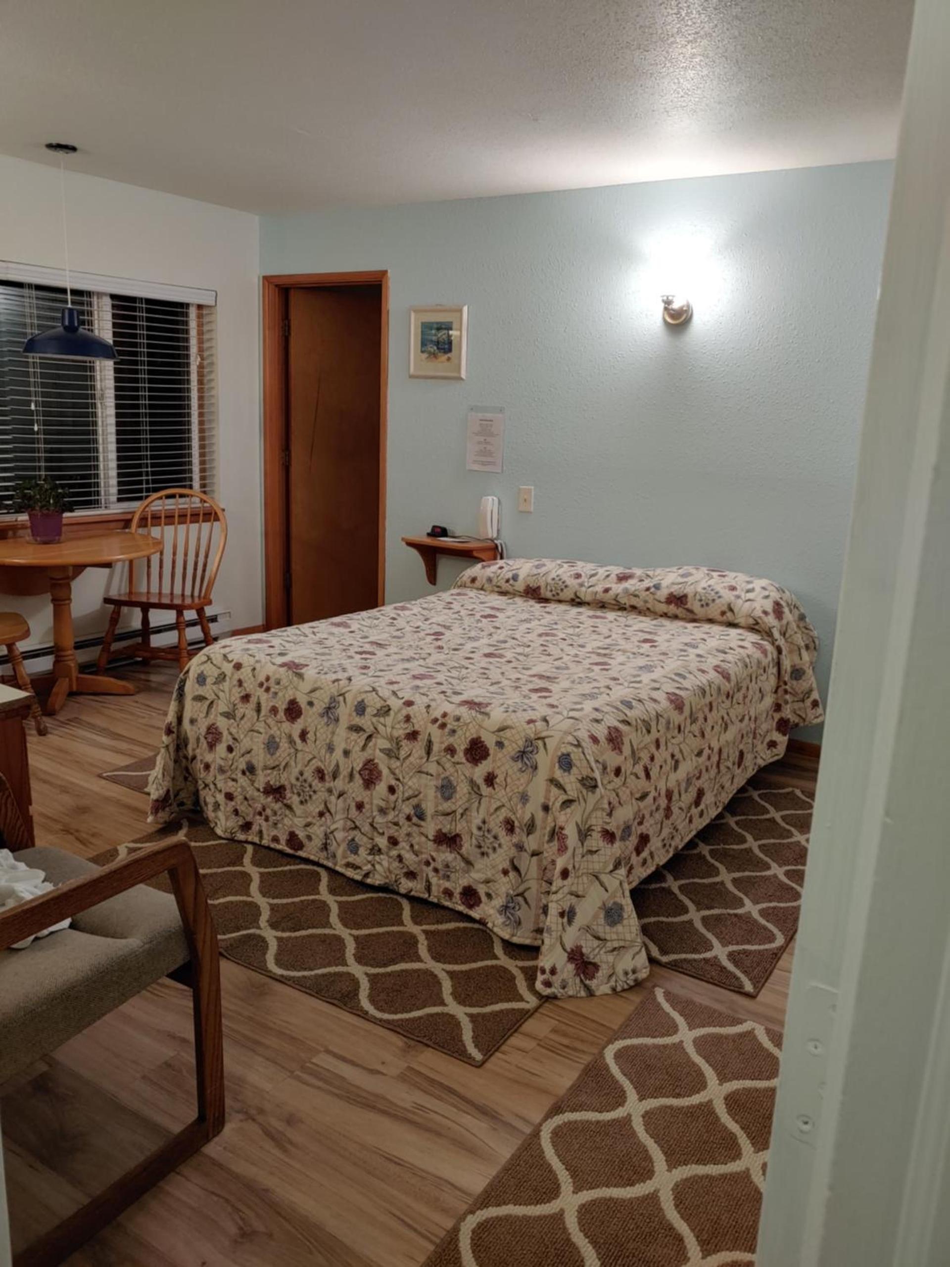 The Dublin House Motel photo 79