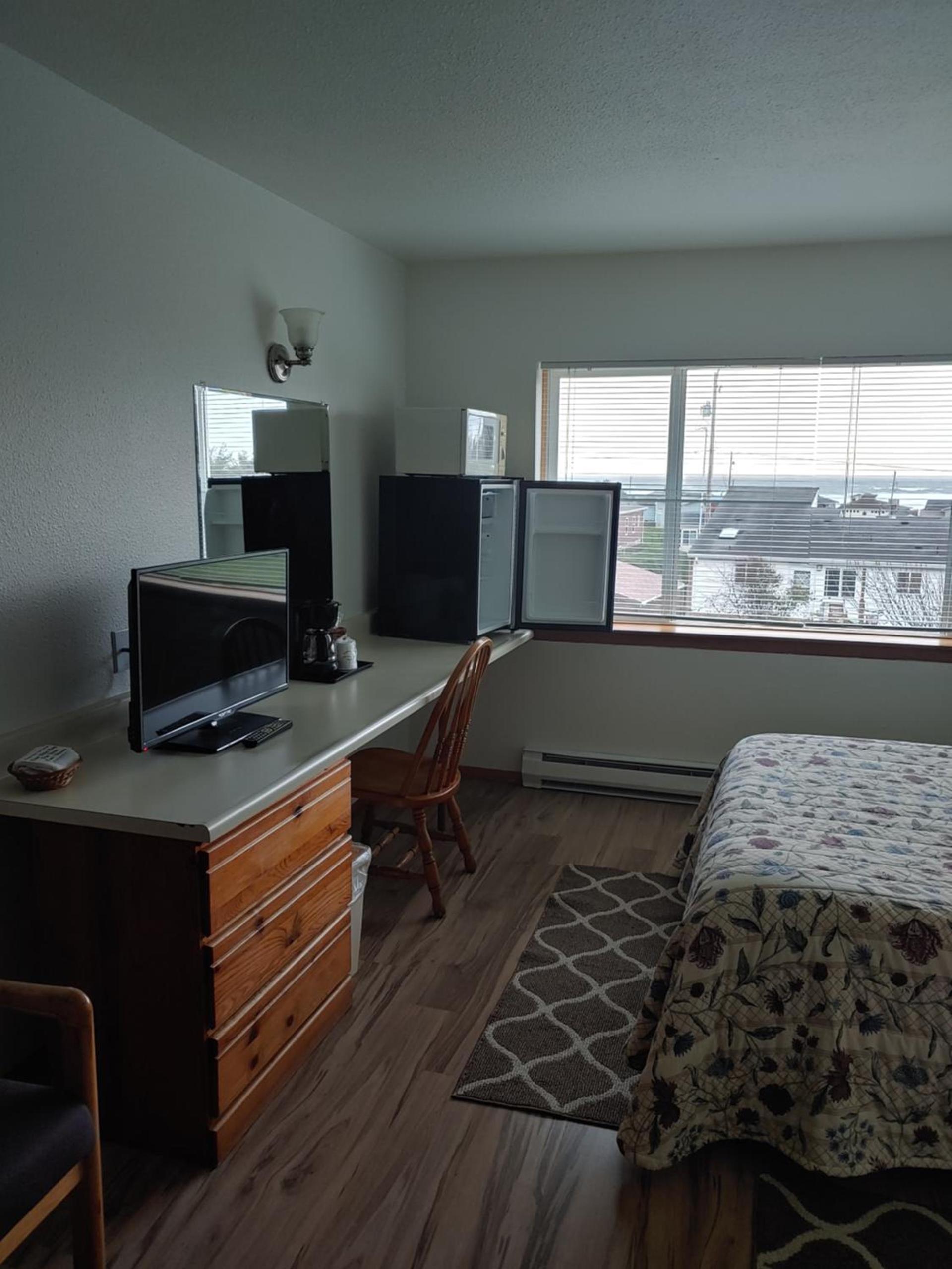 The Dublin House Motel photo 24