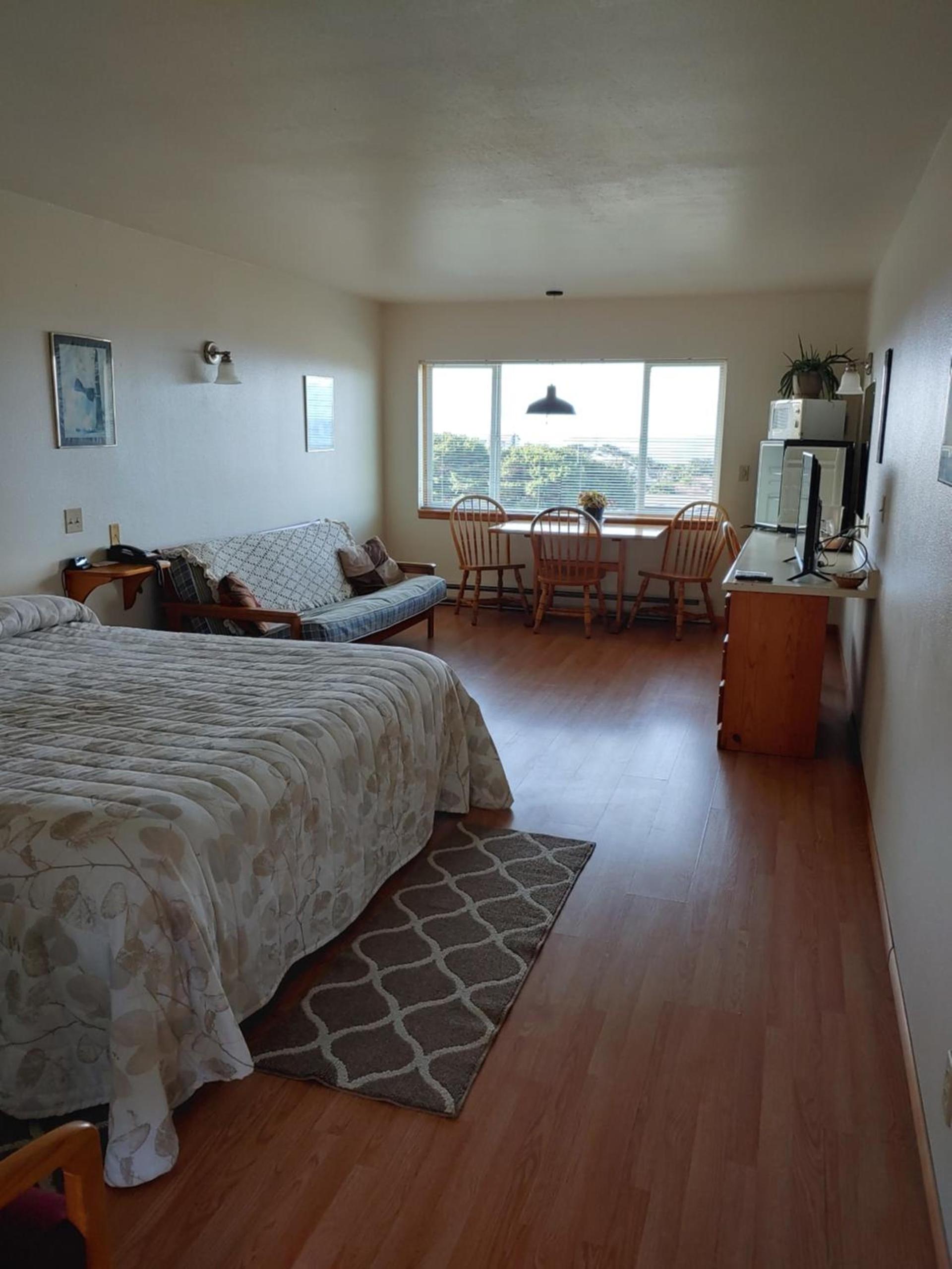 The Dublin House Motel photo 48