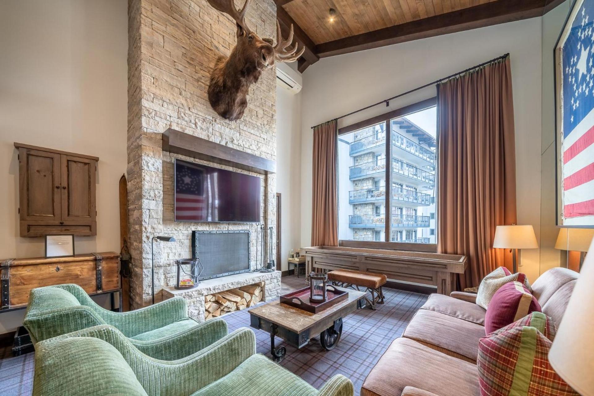 Lodge at Vail Condominiums photo 11