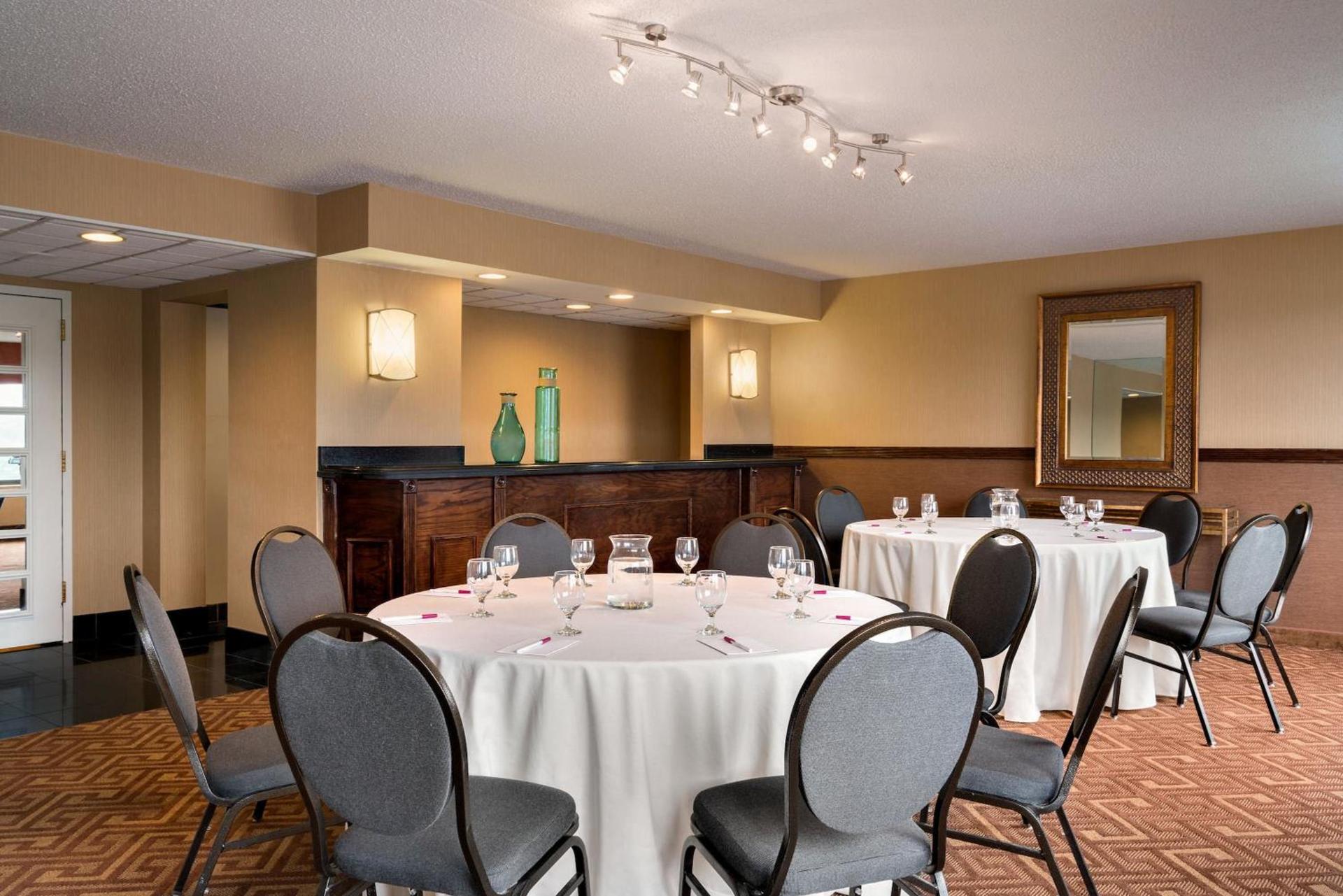 Crowne Plaza Englewood by IHG photo 5