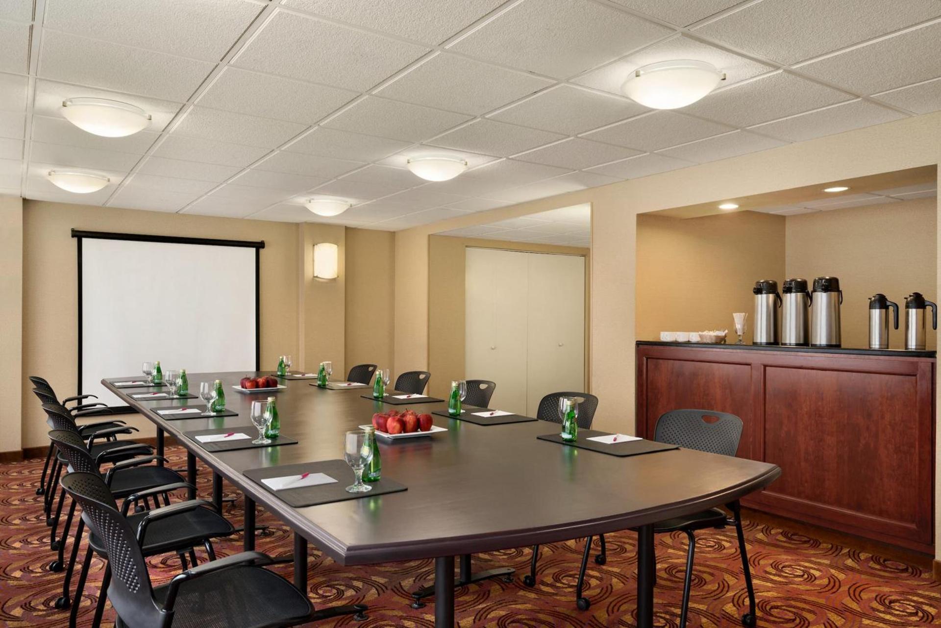 Crowne Plaza Englewood by IHG photo 6