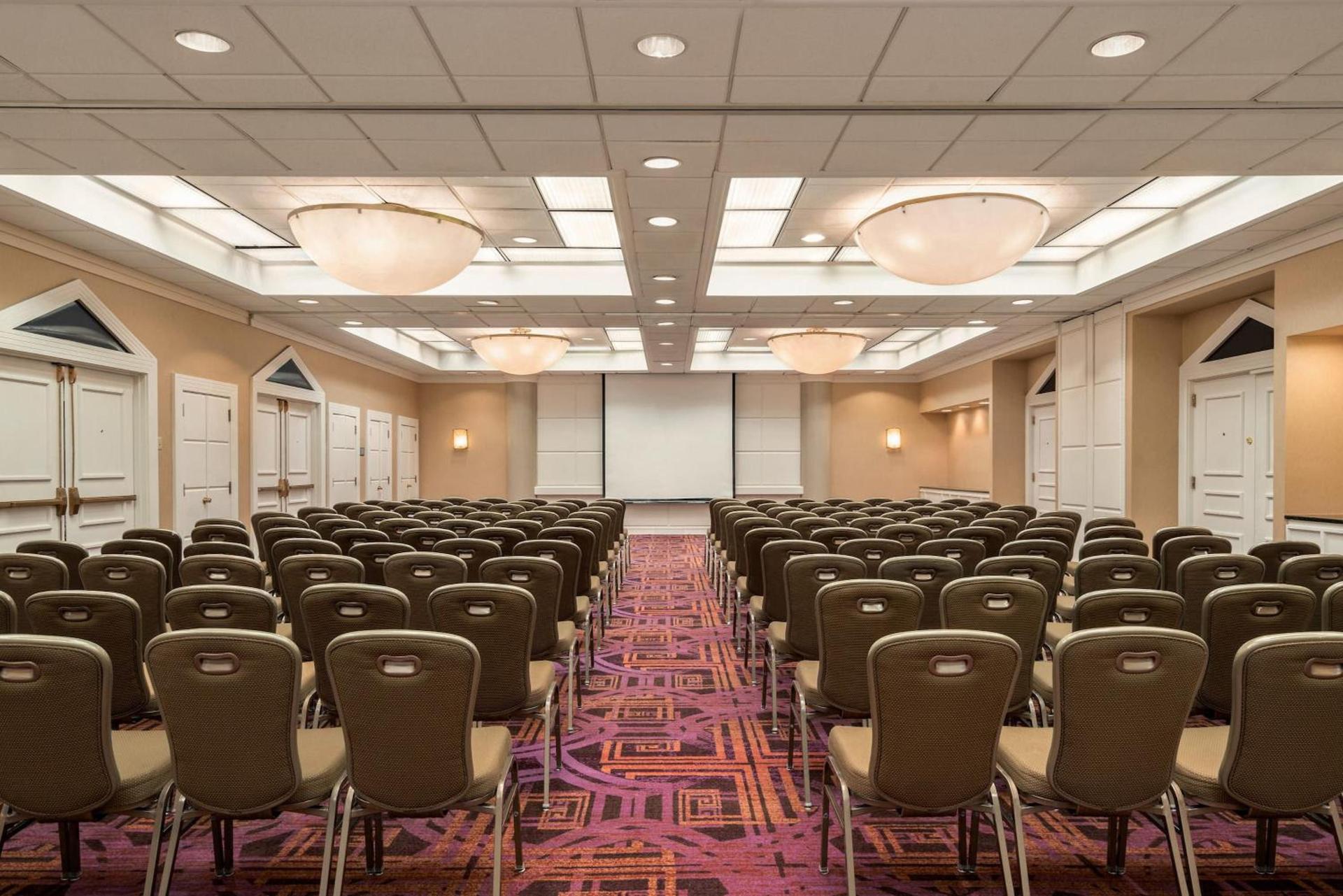Crowne Plaza Englewood by IHG photo 13