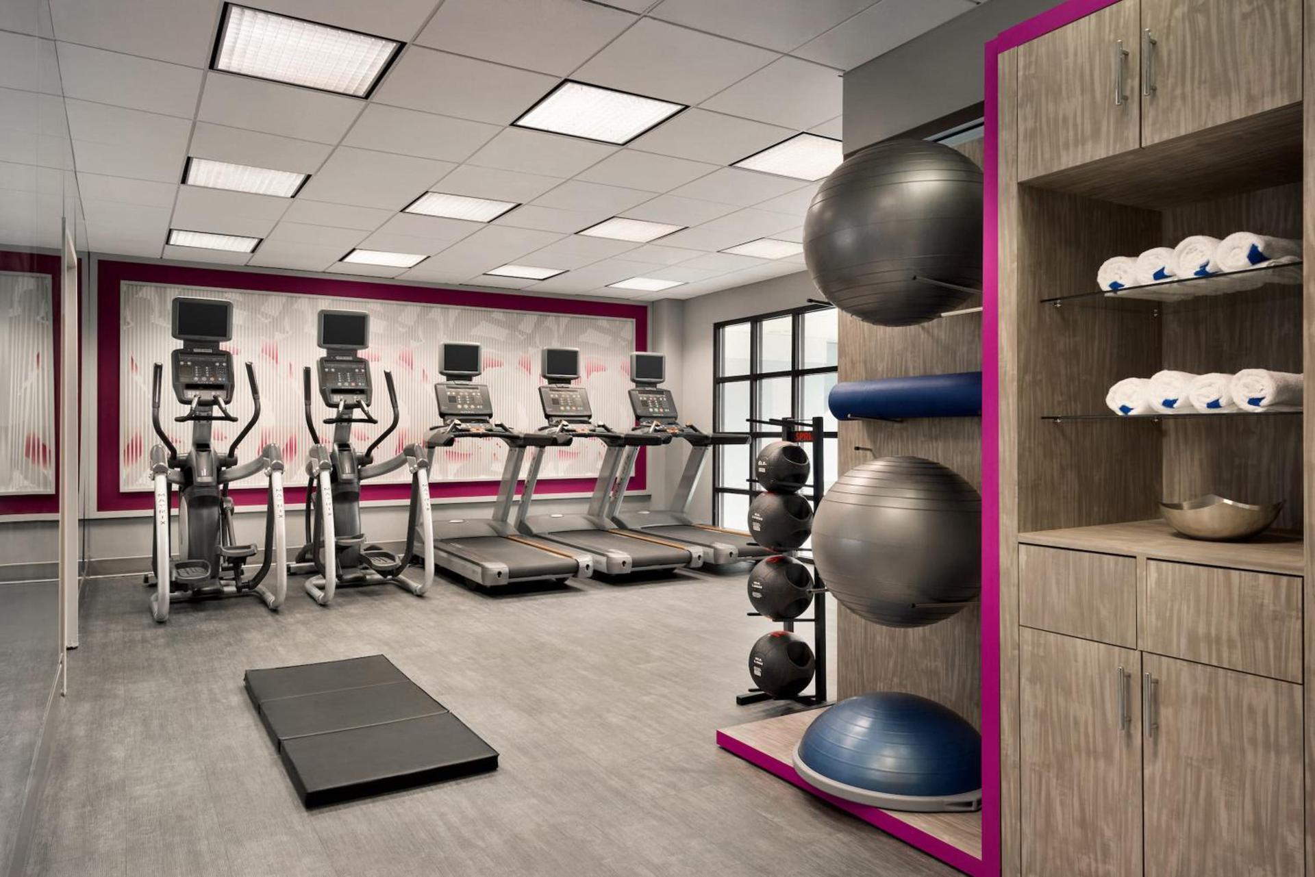 Crowne Plaza Englewood by IHG photo 20