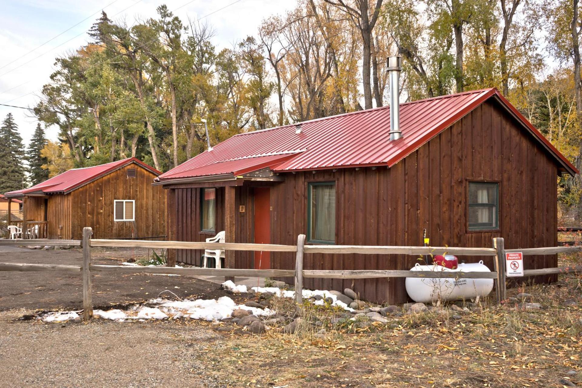 Four Seasons Lodge photo 4