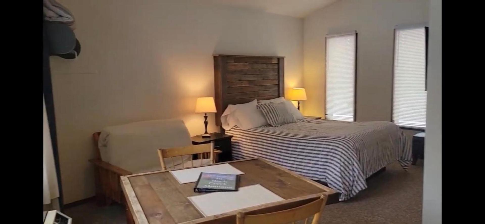 Rock Creek Mercantile & Motel photo 9