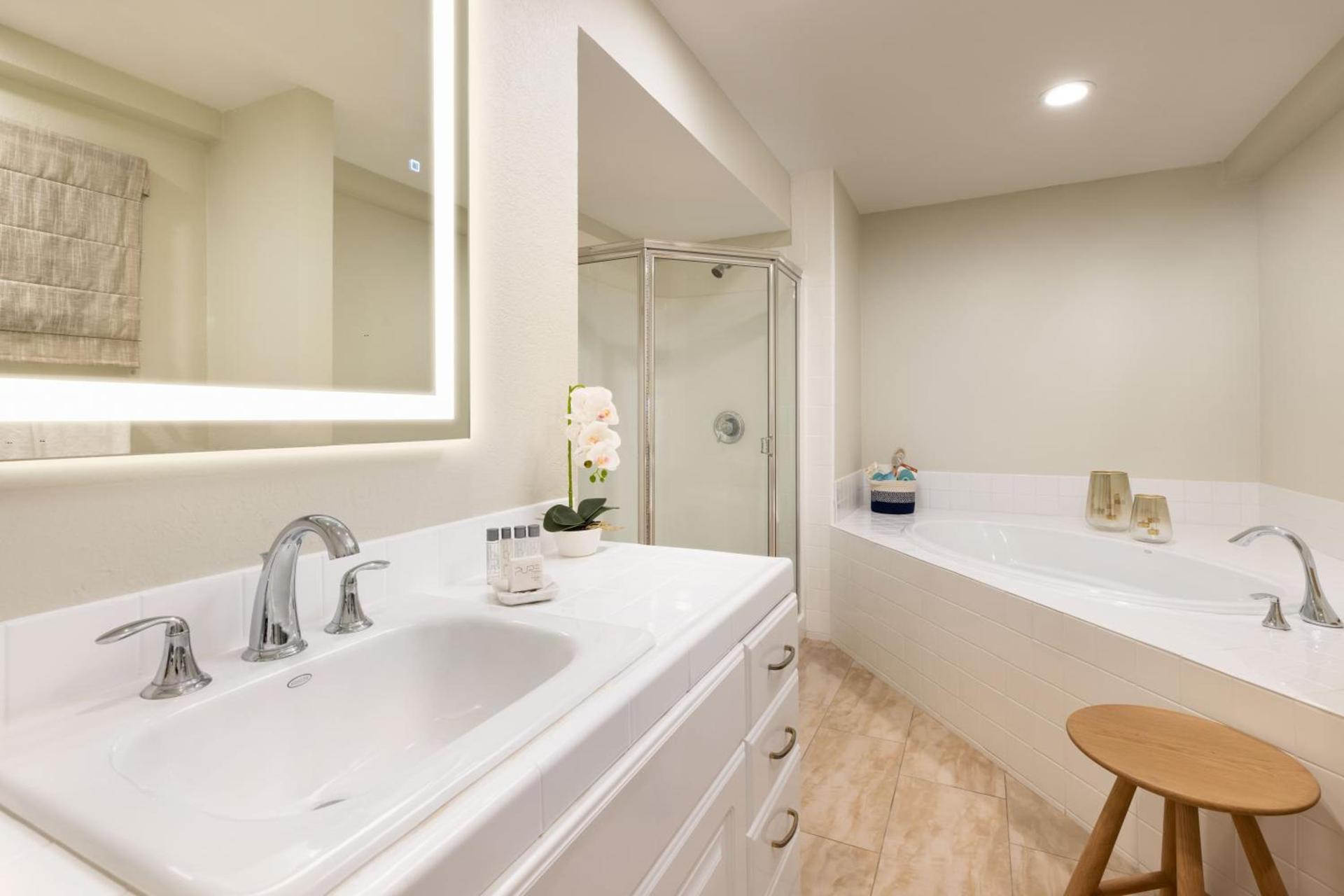 Pacific Edge Hotel photo 49