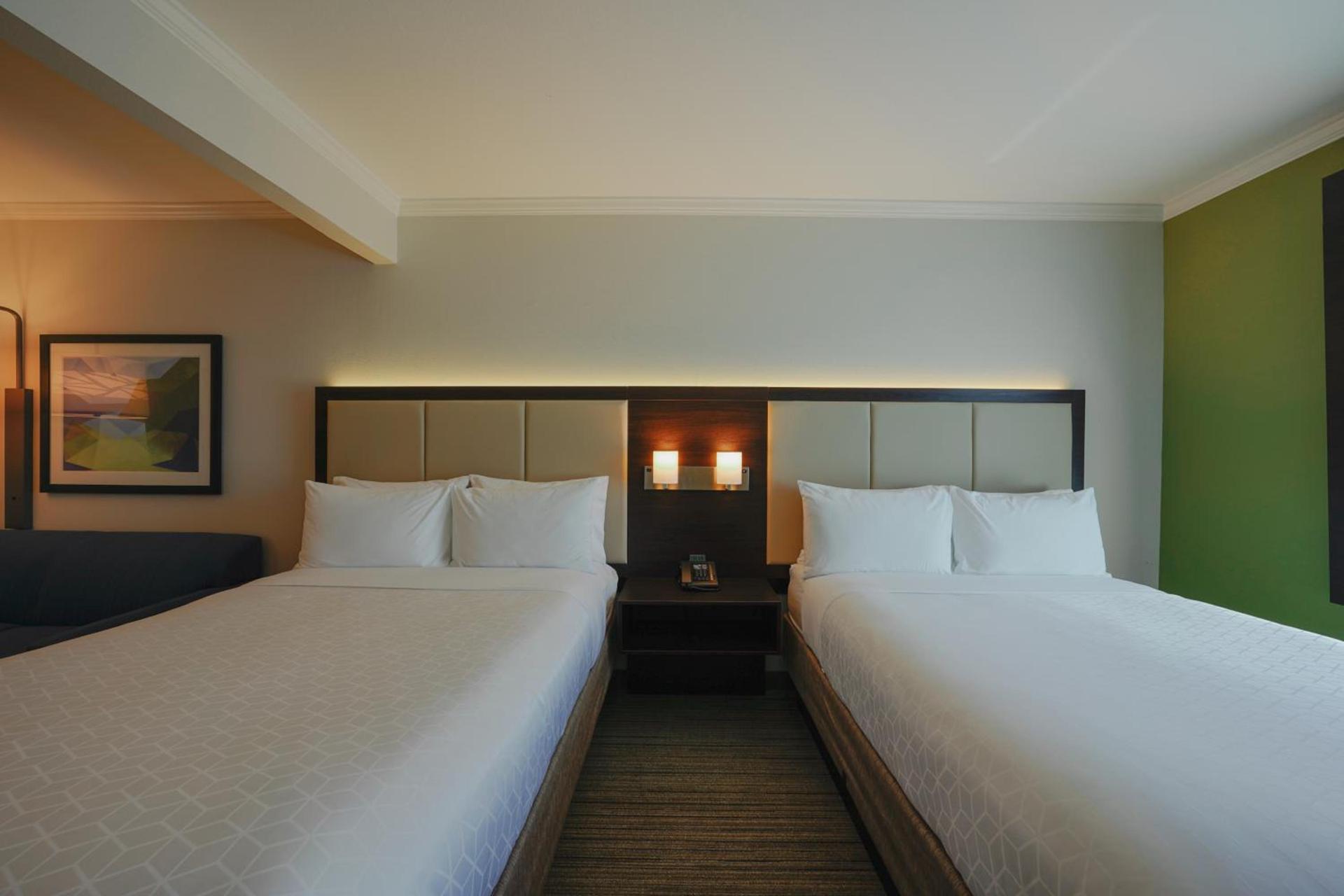 Holiday Inn Express & Suites Santa Clara - Silicon Valley by IHG photo 3