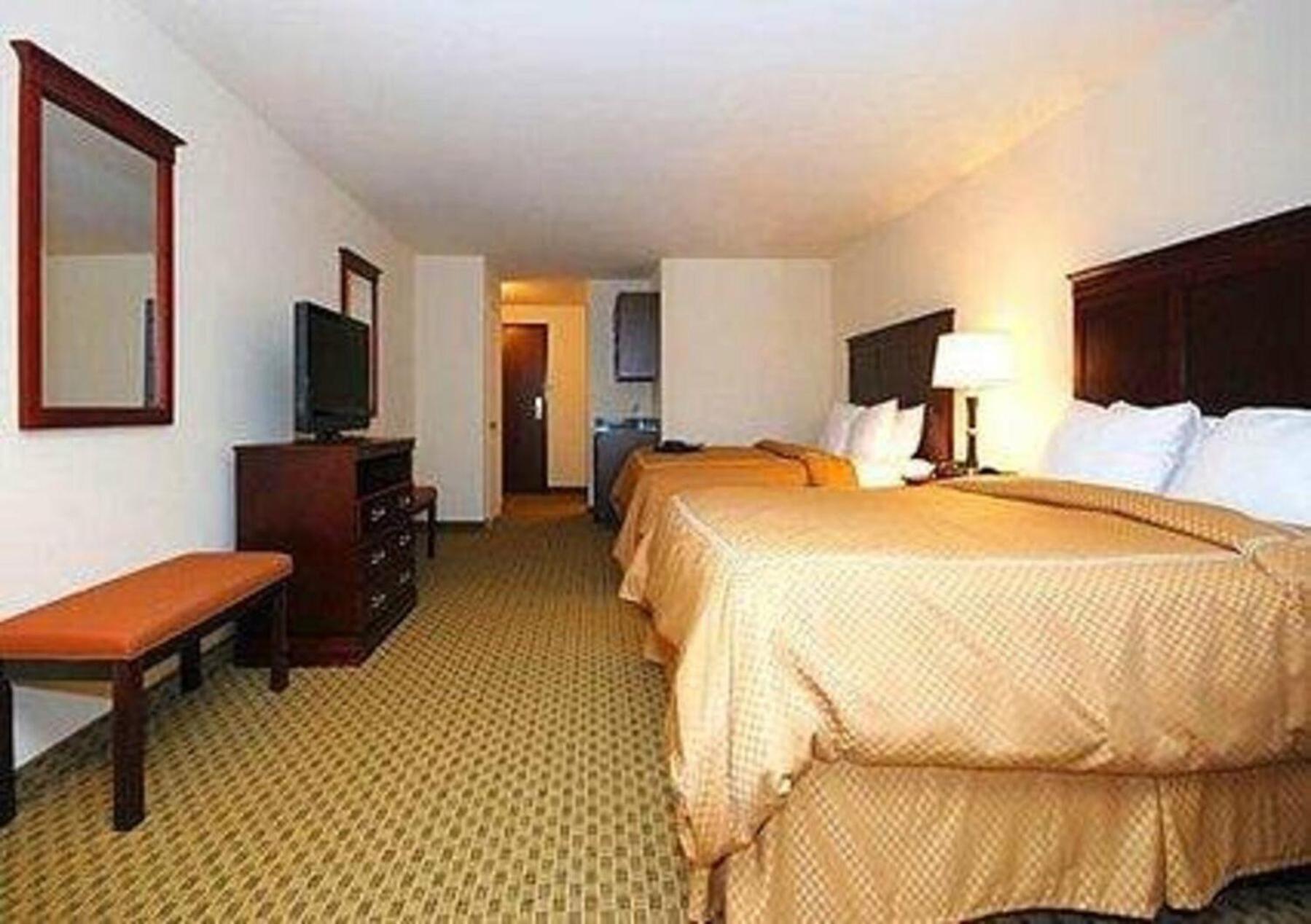 Comfort Suites McAlester photo 31