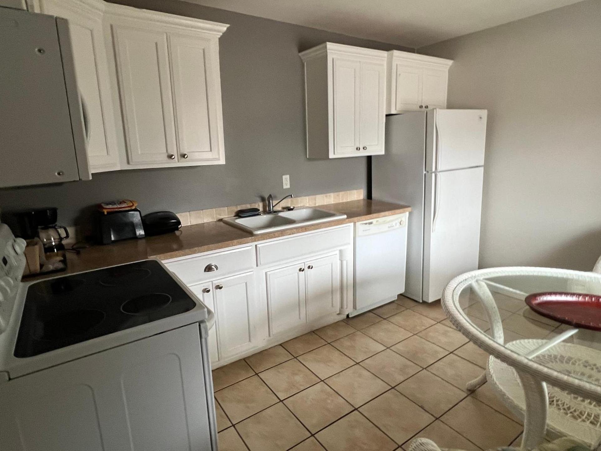 Ozark Inn & Suites photo 60