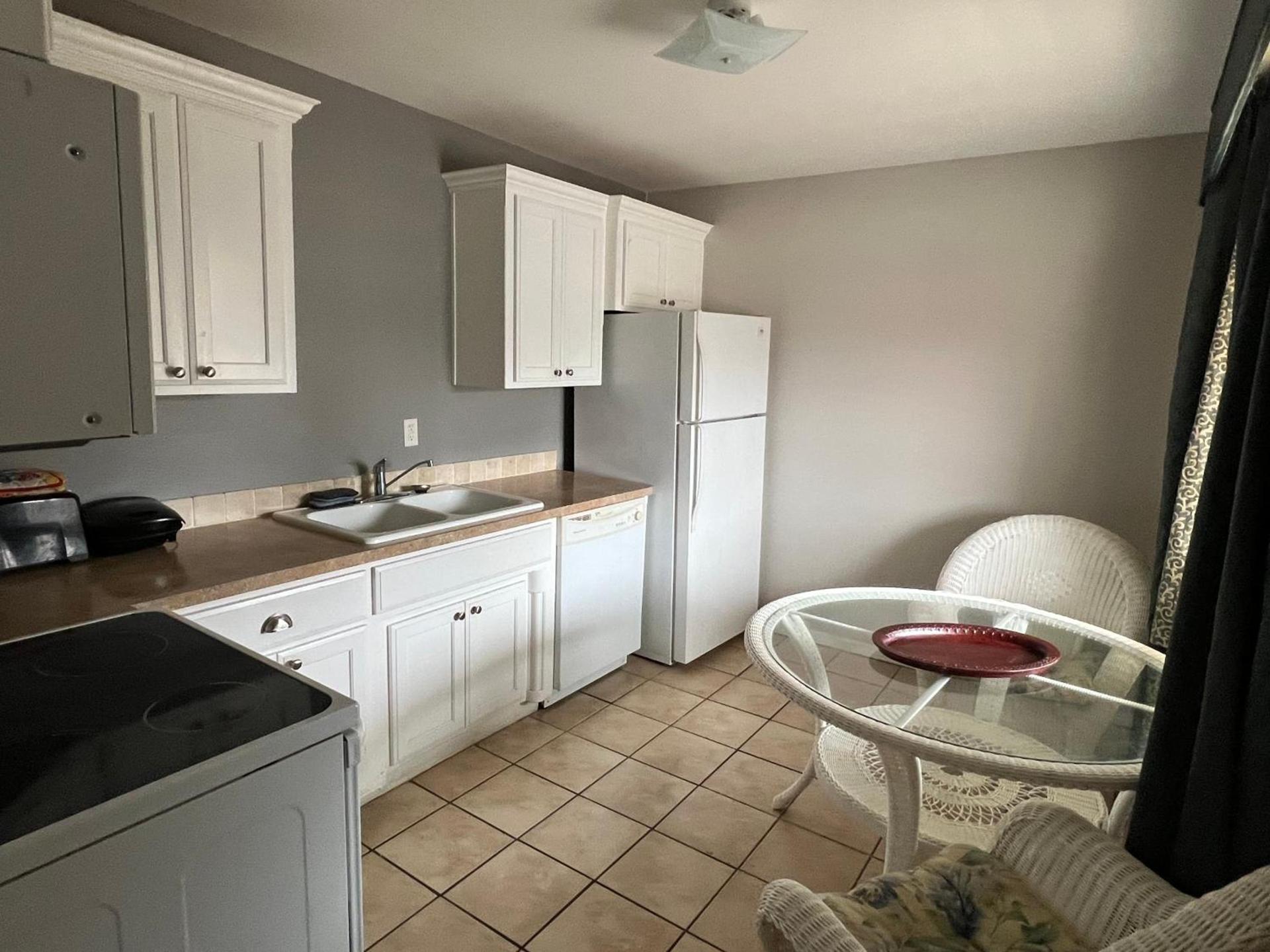 Ozark Inn & Suites photo 22