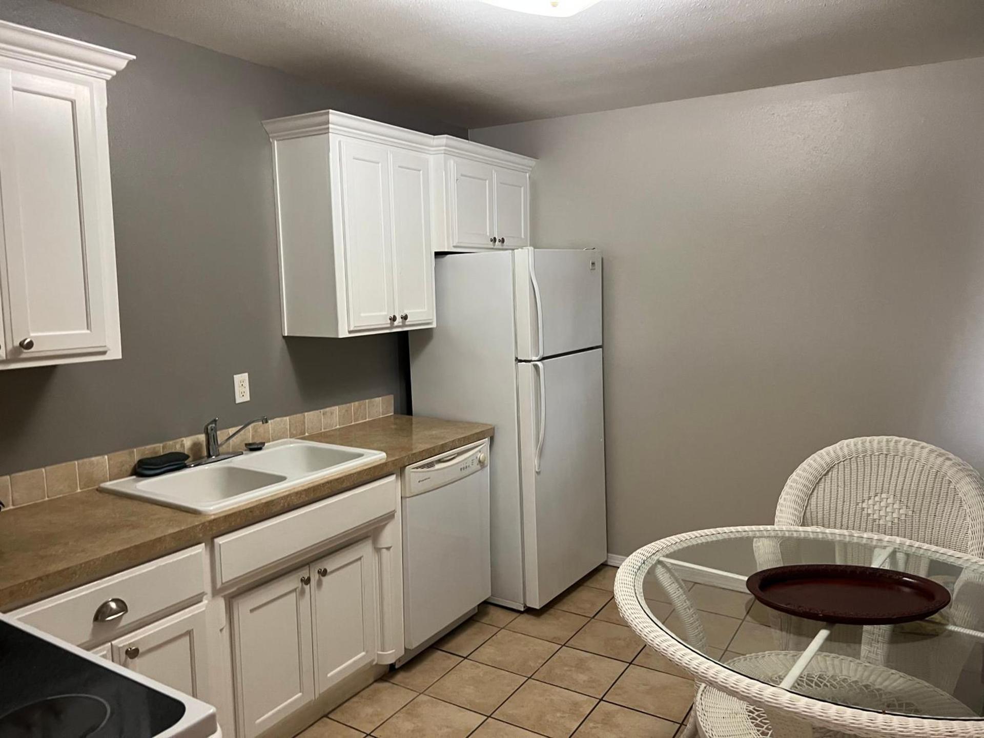 Ozark Inn & Suites photo 36