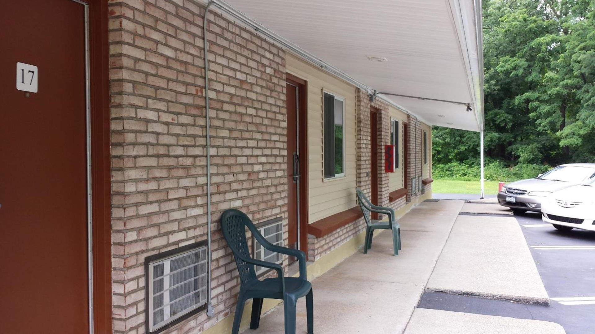 Budget Inn Fairport photo 5