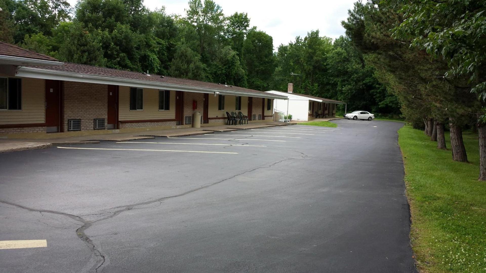 Budget Inn Fairport photo 6