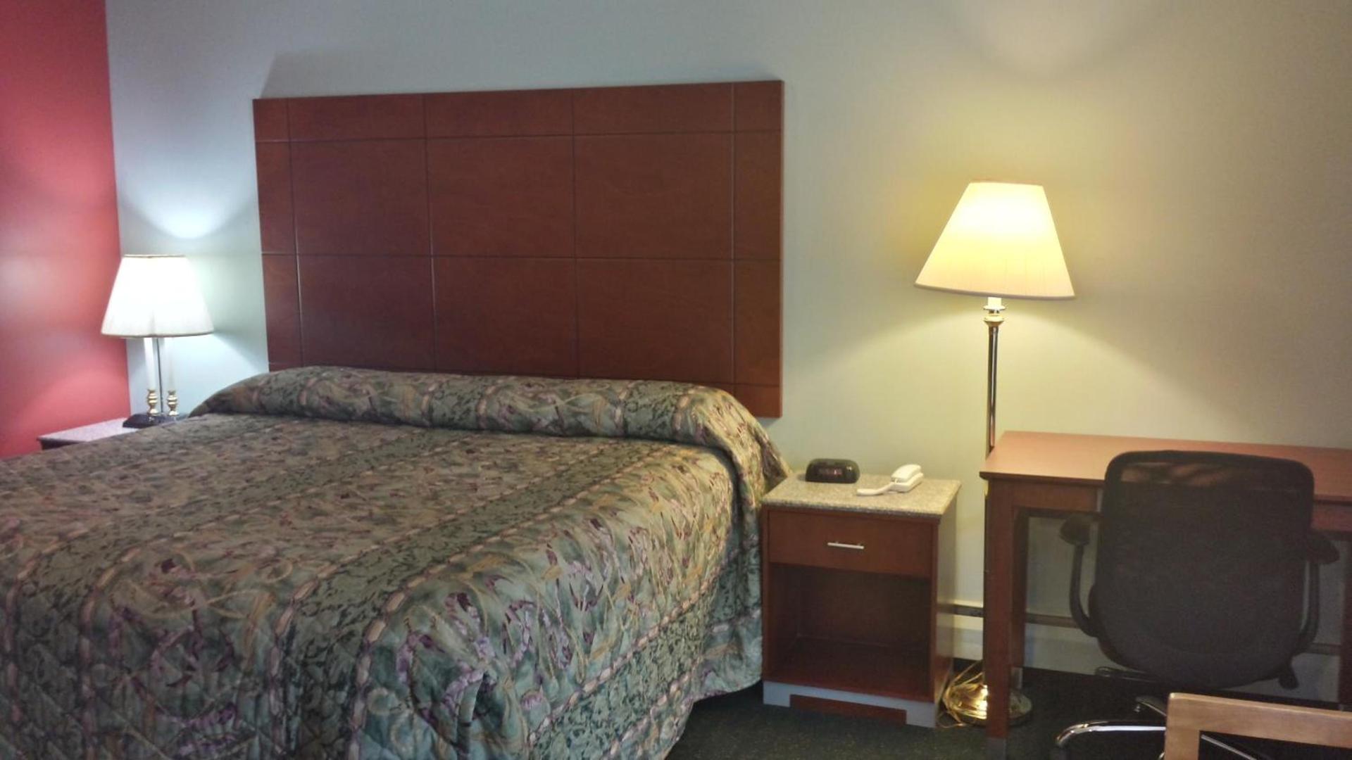 Budget Inn Fairport photo 18
