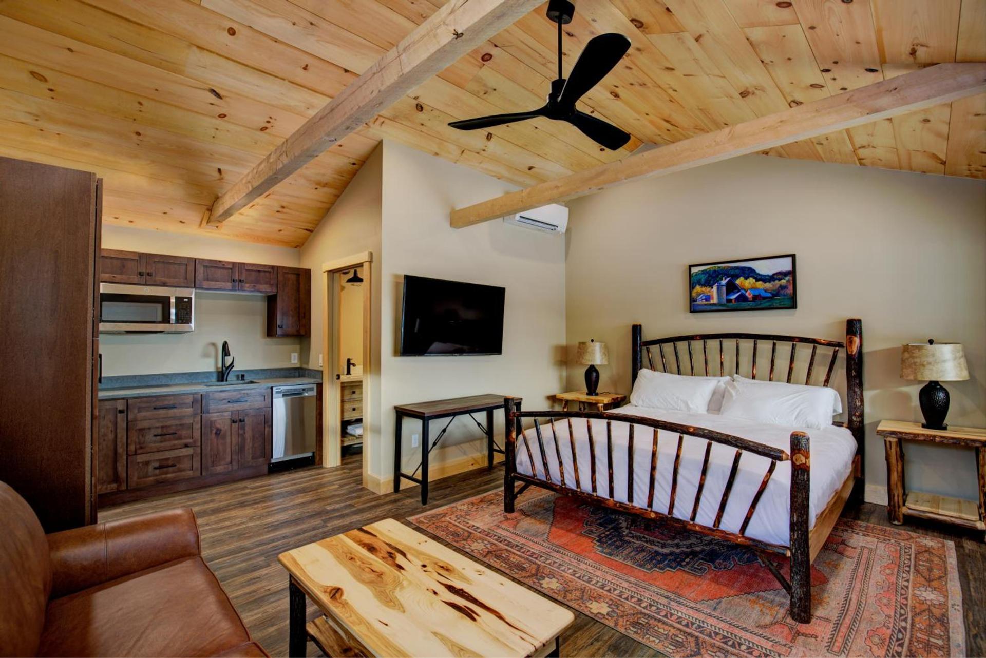 The Lodge by Sunapee Stays photo 16