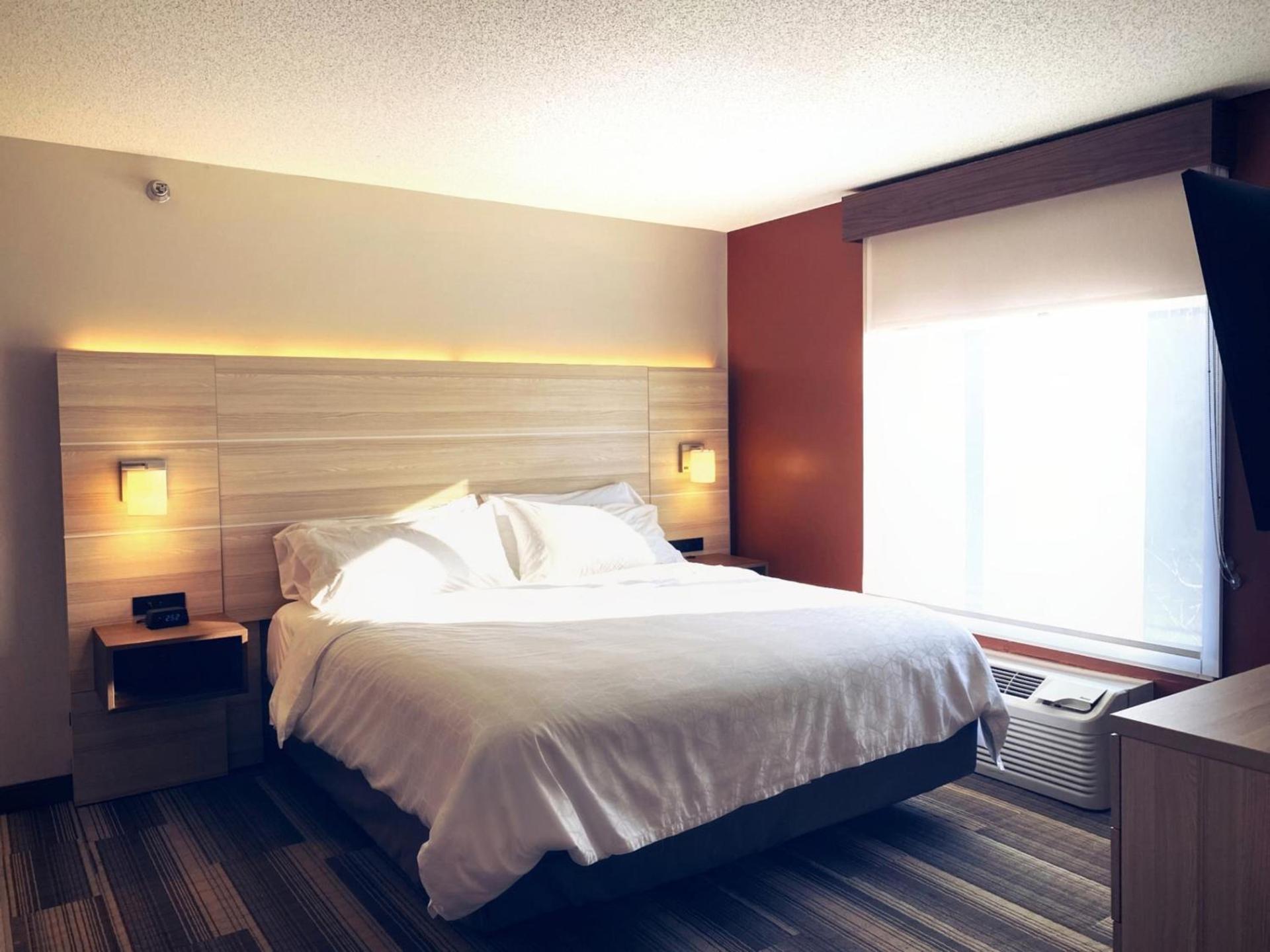 Holiday Inn Express Hotel & Suites Logansport by IHG photo 20