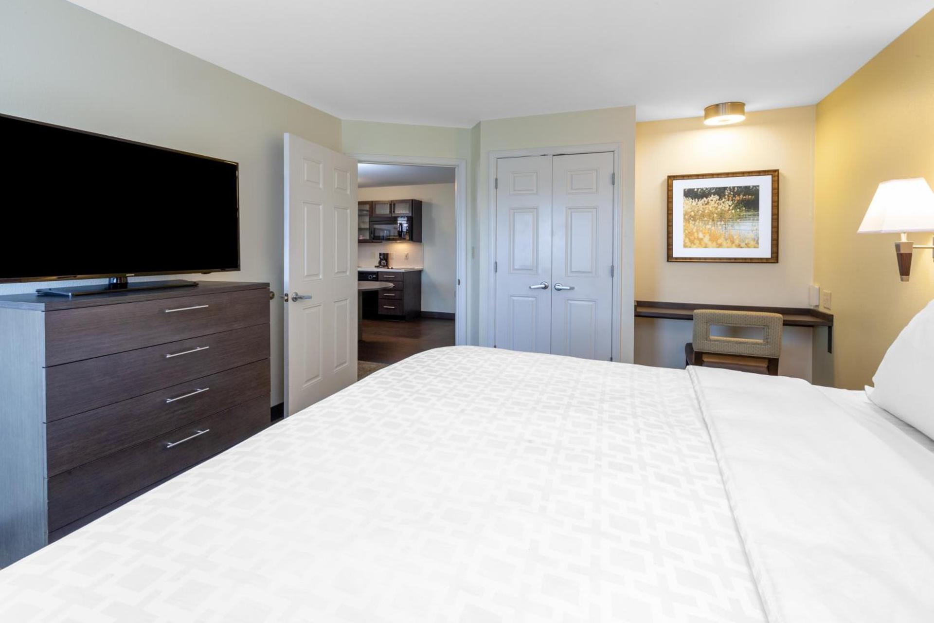Candlewood Suites Kalamazoo by IHG photo 3