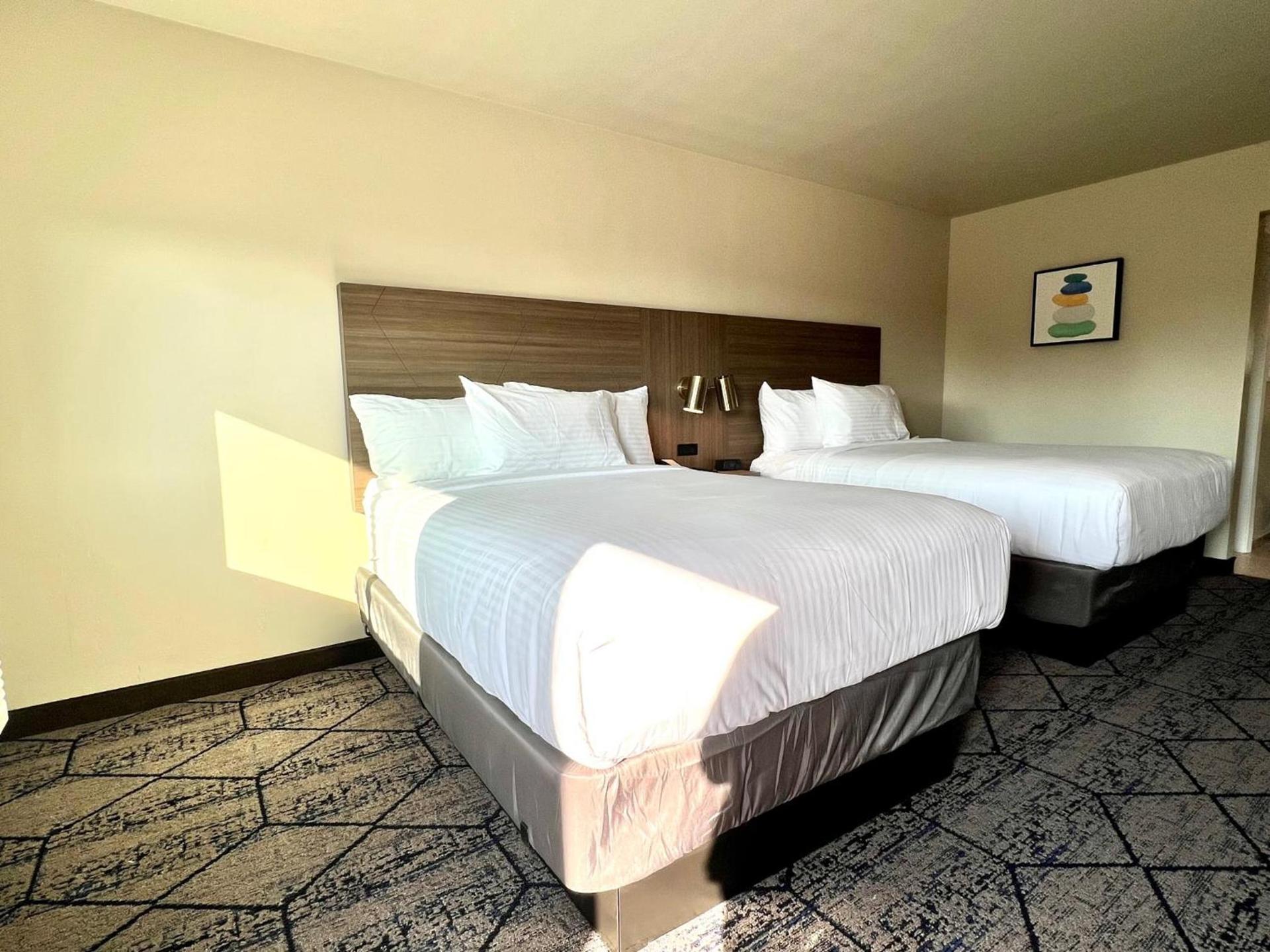 Ramada by Wyndham Modesto Yosemite Area photo 54